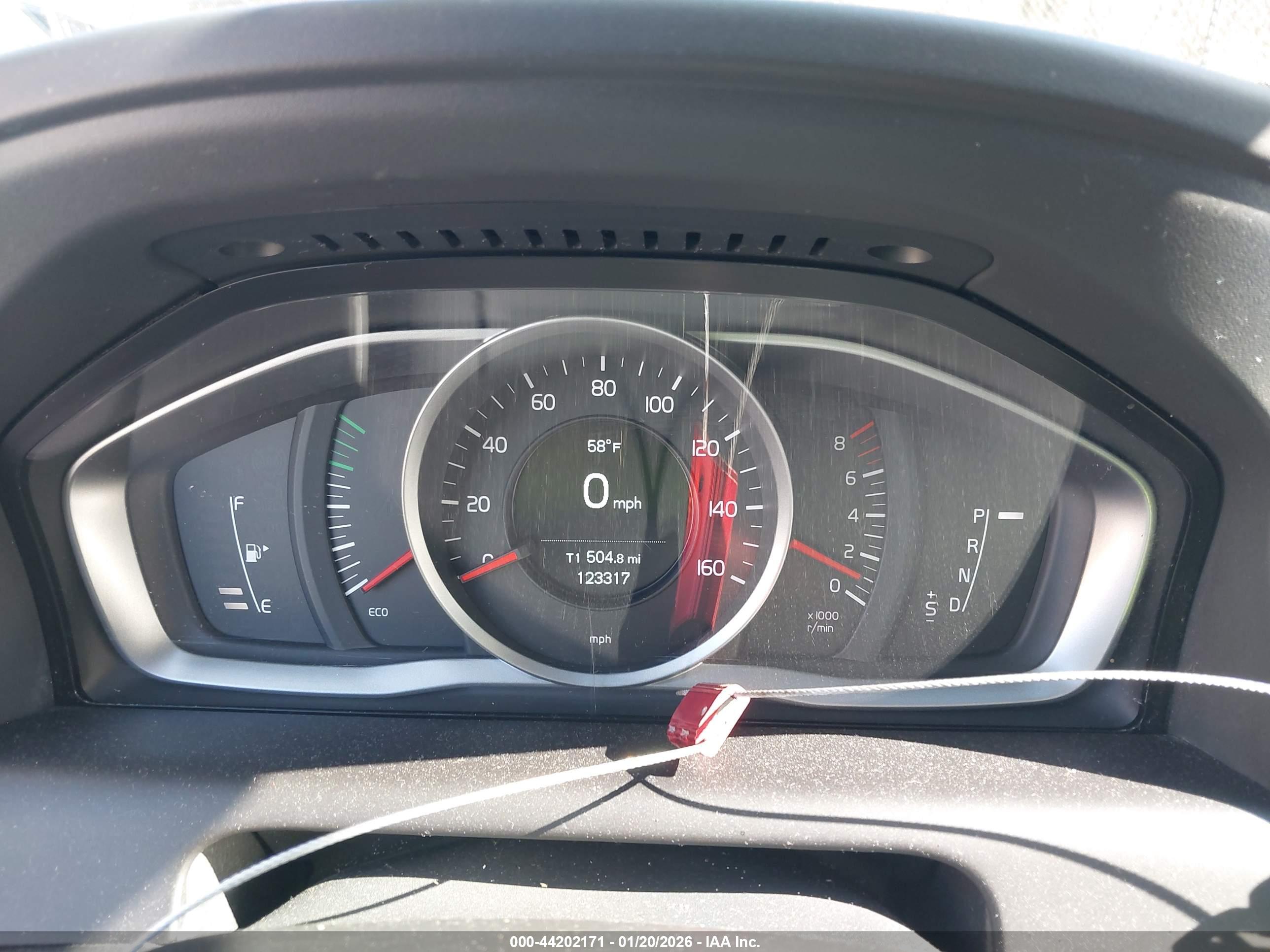 VOLVO XC60 image 7