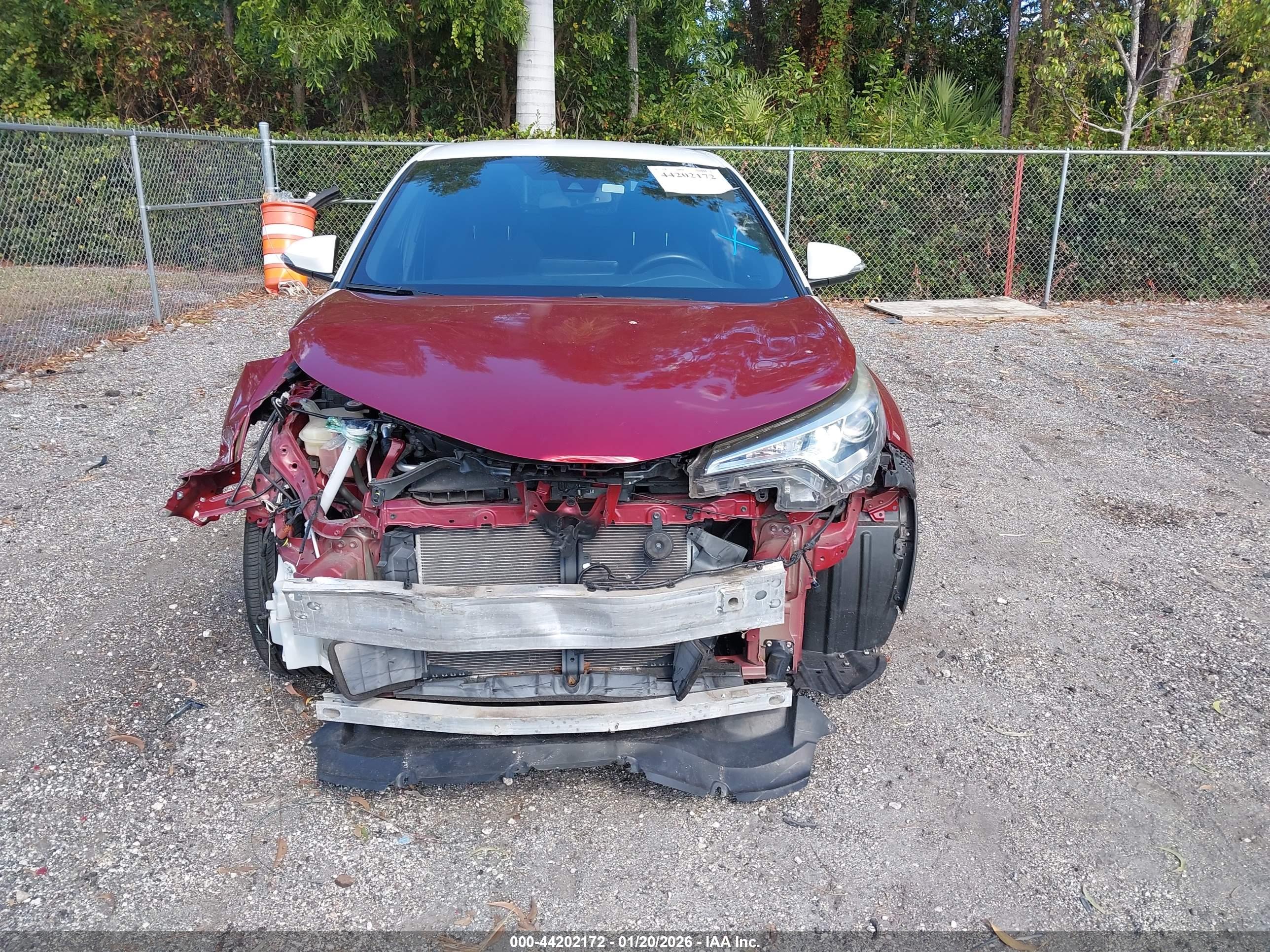 TOYOTA C-HR image 6