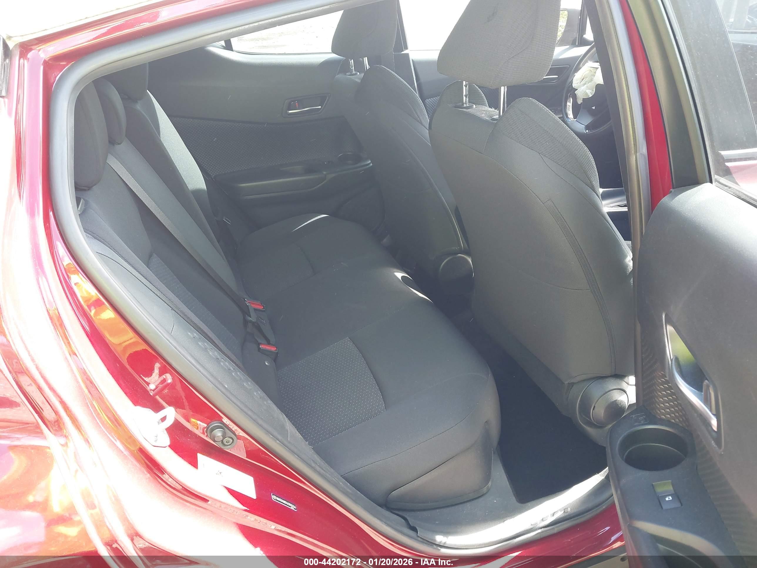 TOYOTA C-HR image 8