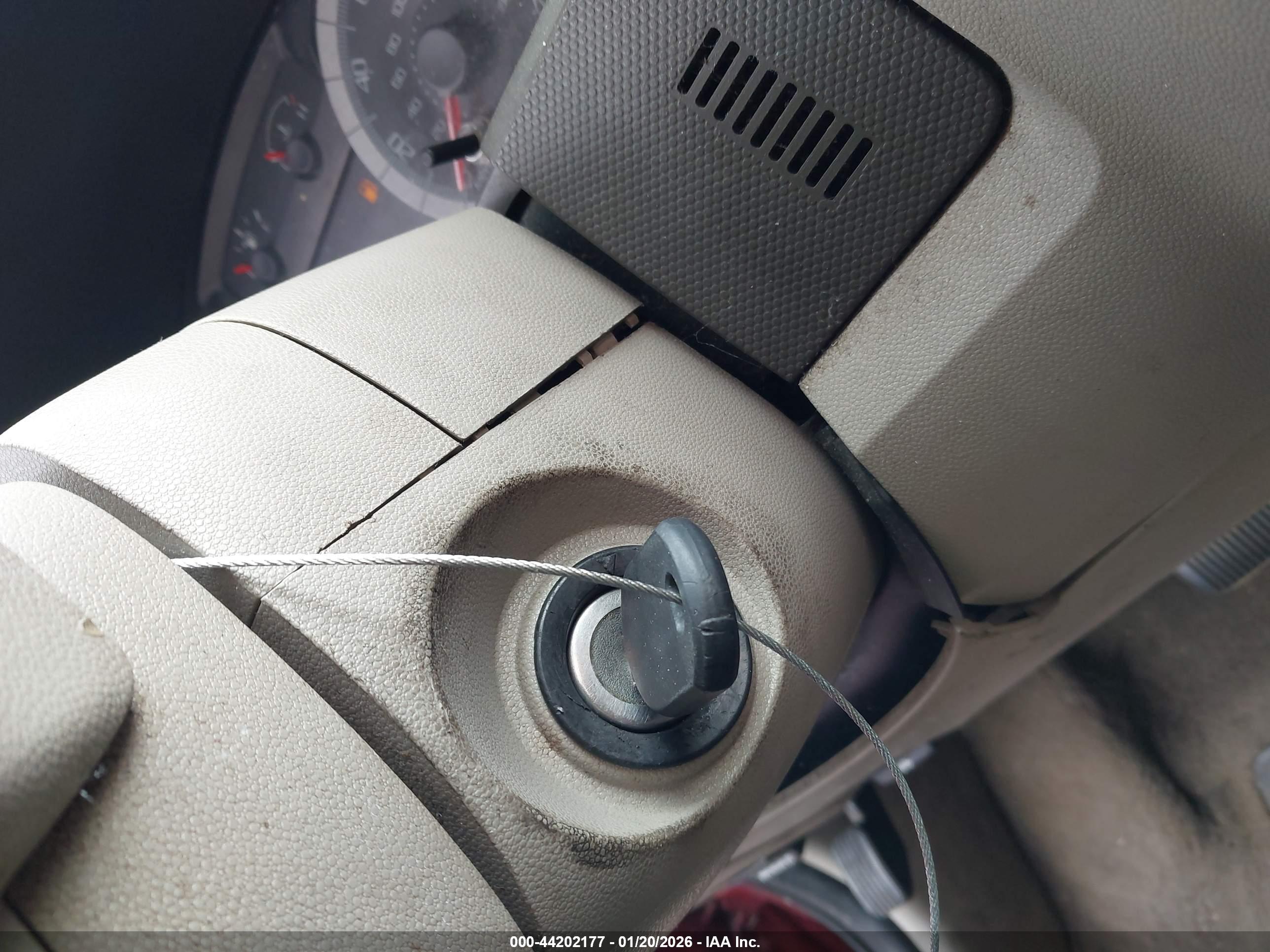 FORD ESCAPE image 11