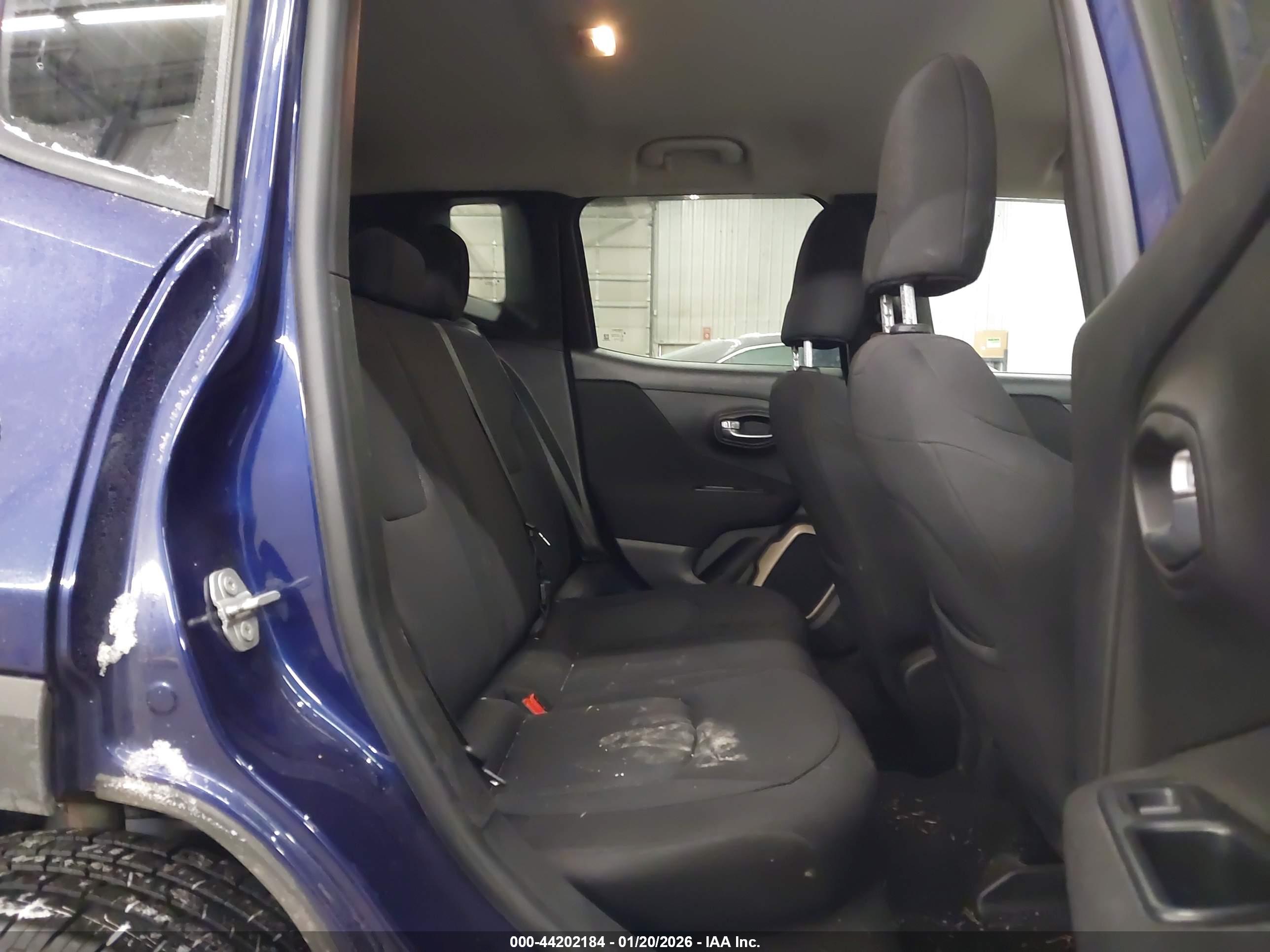 JEEP RENEGADE image 8