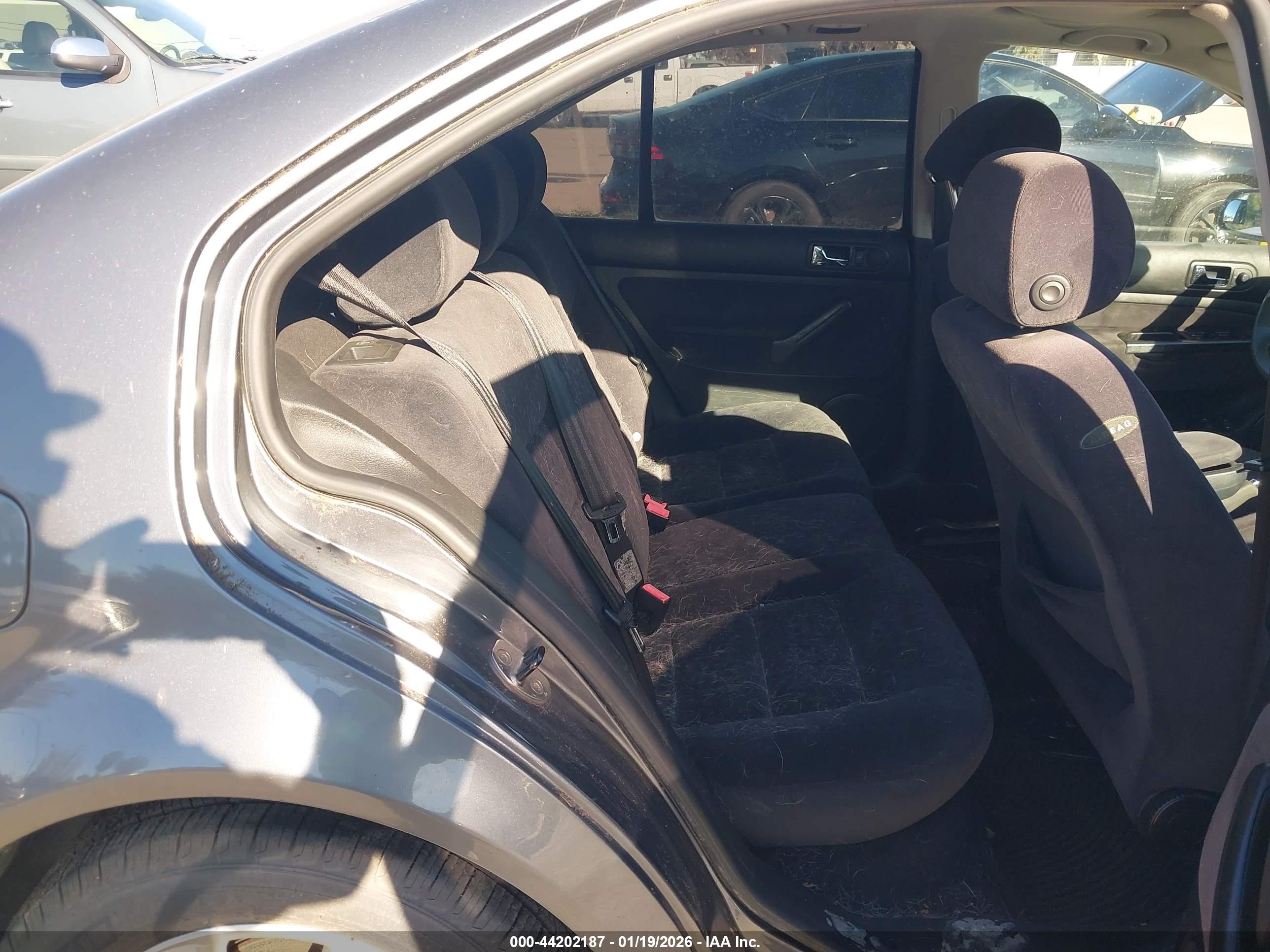 VOLKSWAGEN JETTA image 8