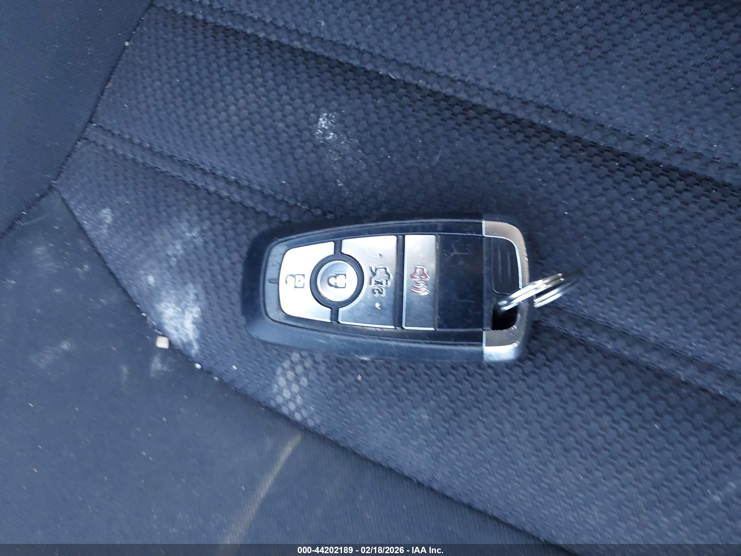 FORD FUSION image 11