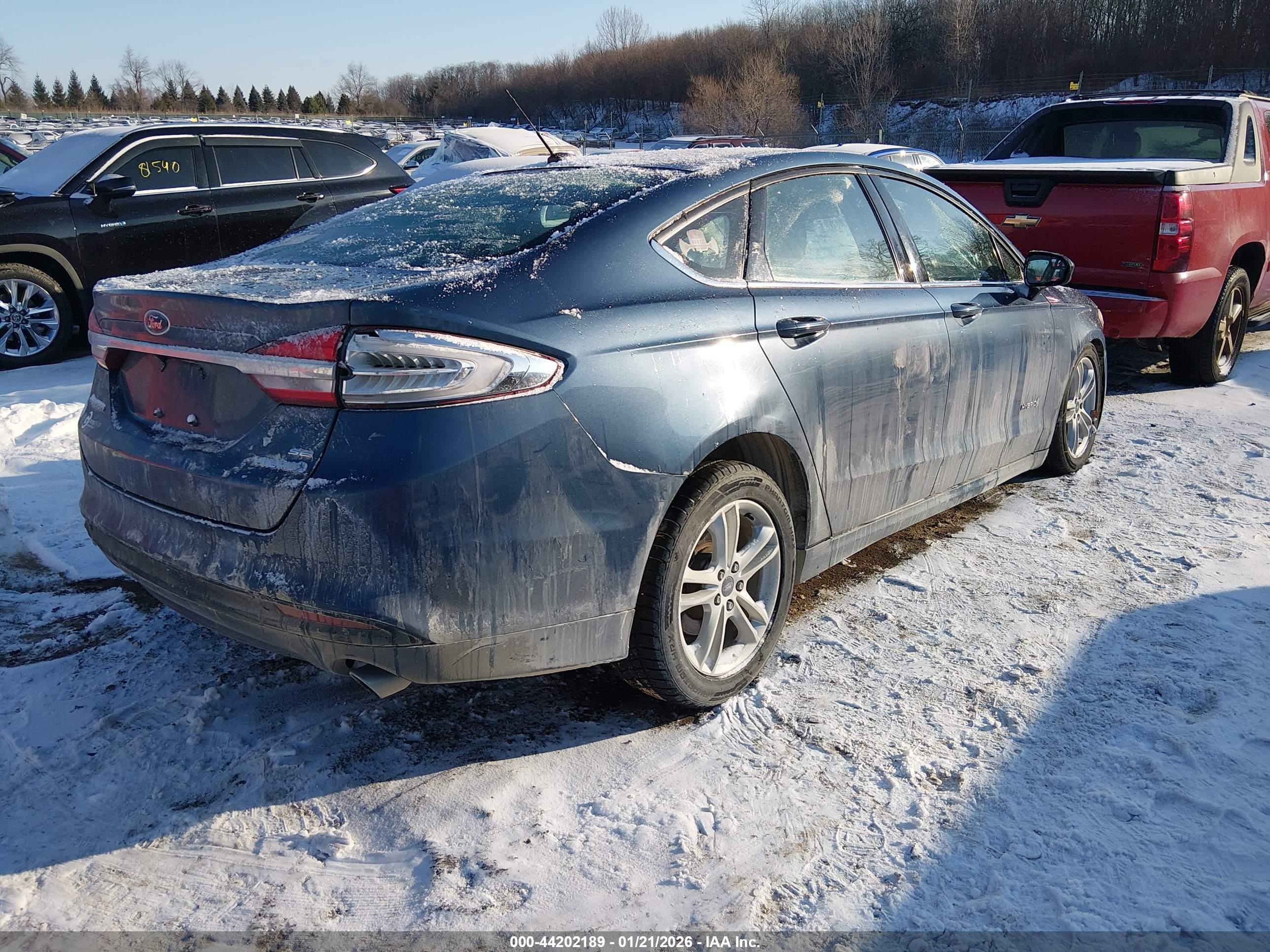 FORD FUSION image 4
