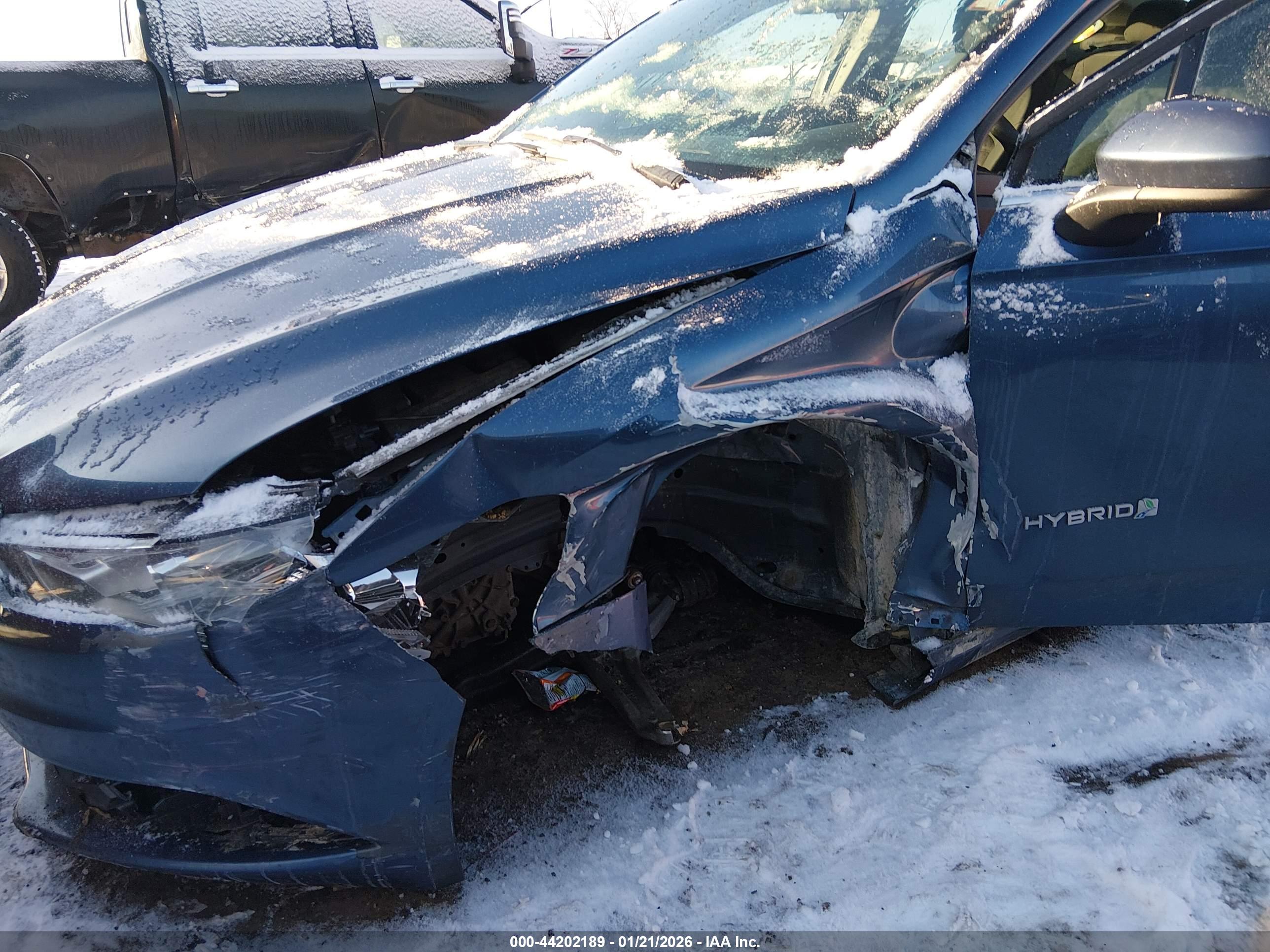 FORD FUSION image 6