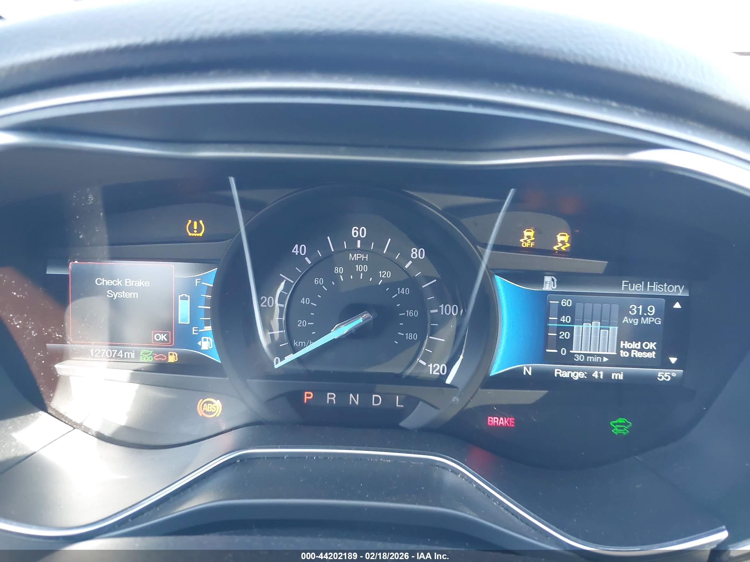 FORD FUSION image 7