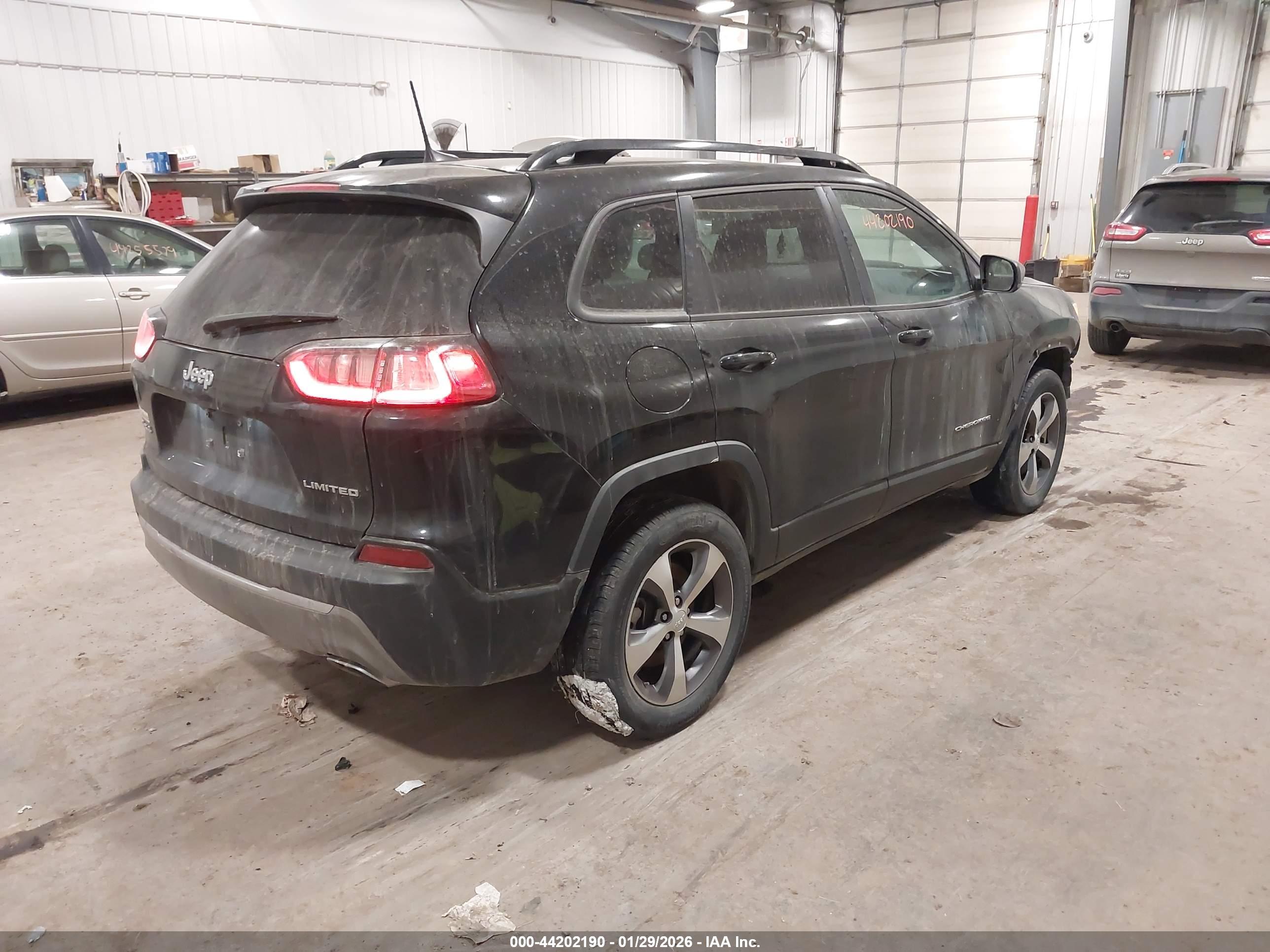 JEEP CHEROKEE image 4