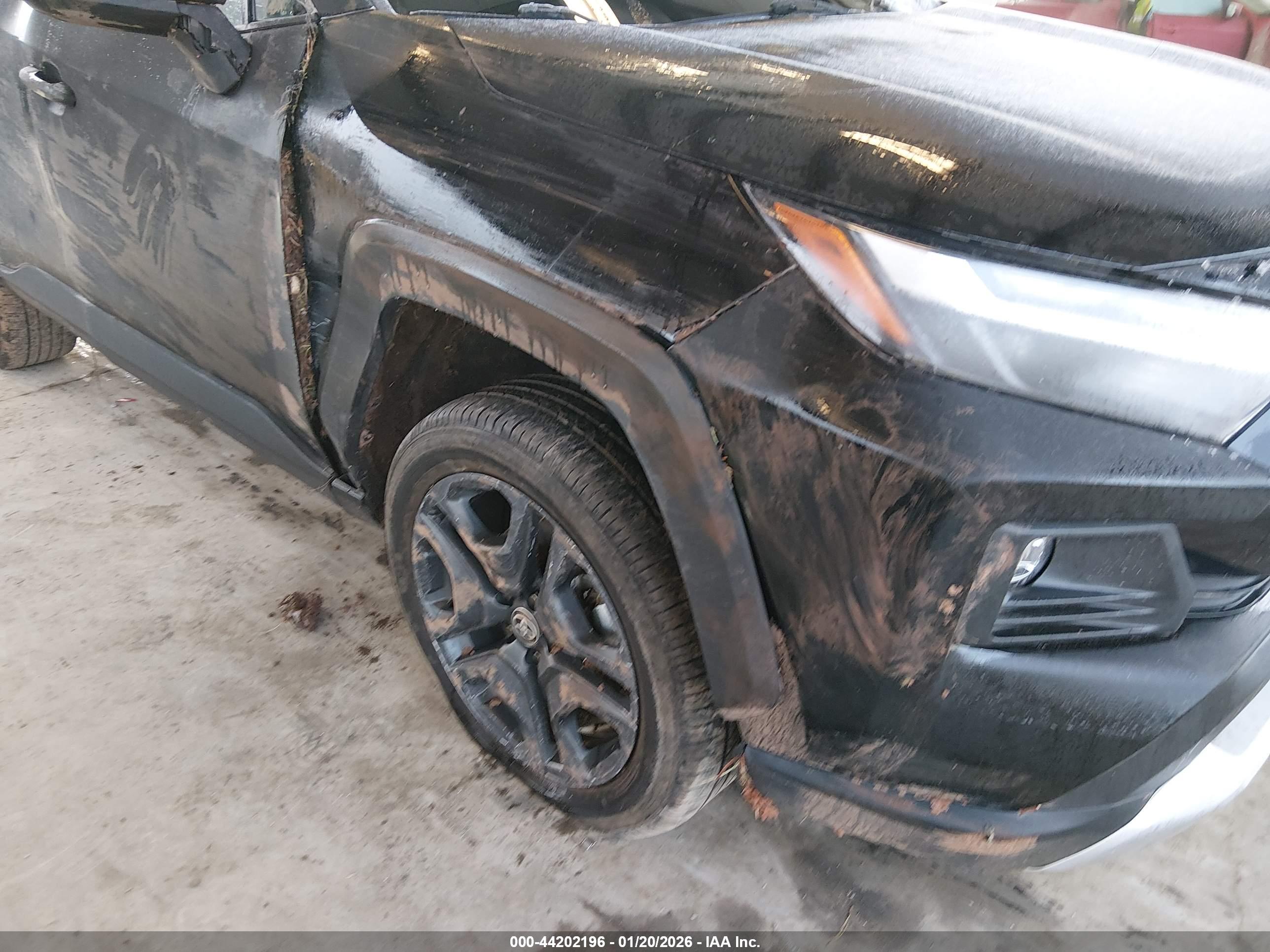 TOYOTA RAV4 image 6