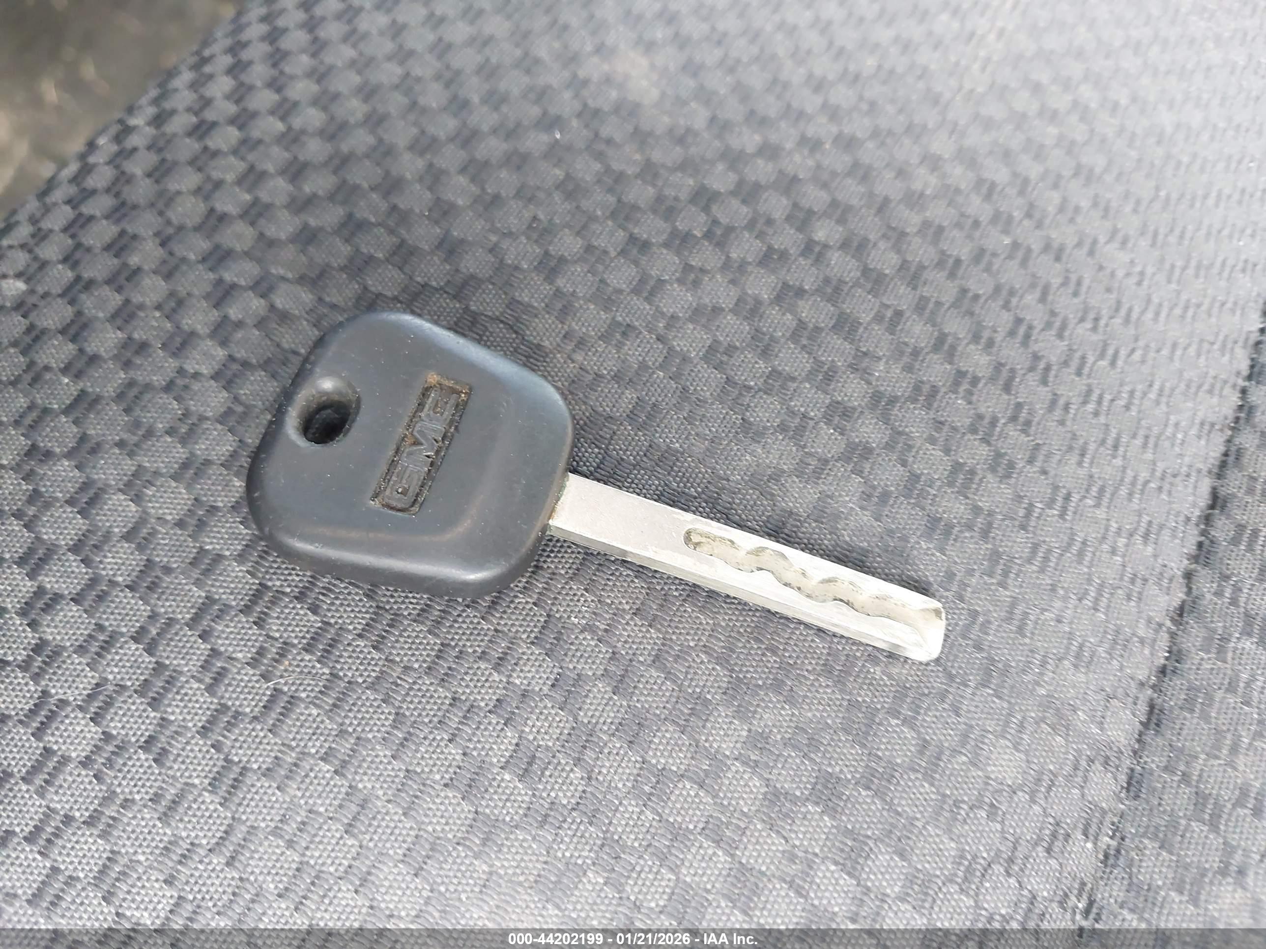 GMC SIERRA image 11