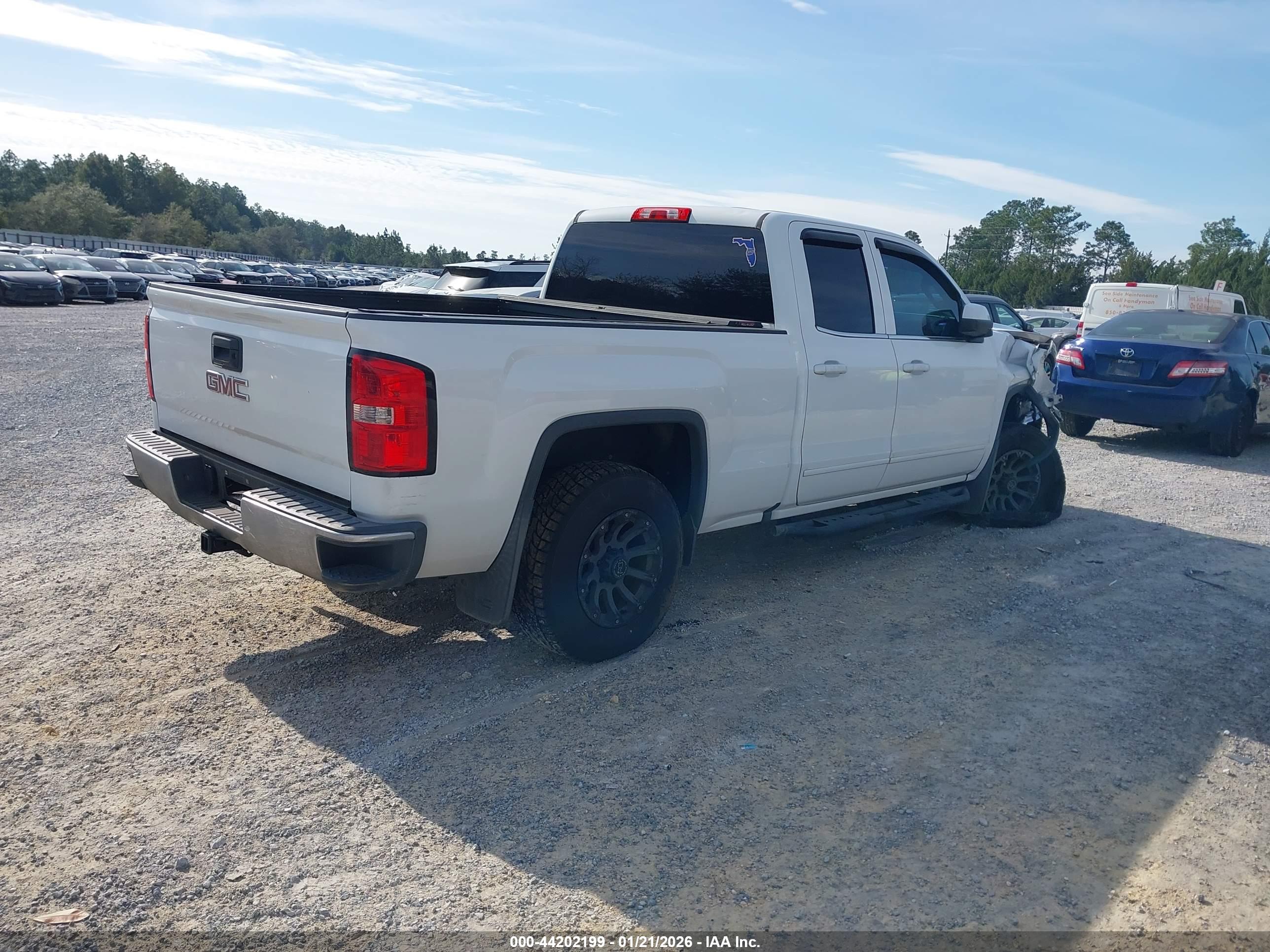 GMC SIERRA image 4