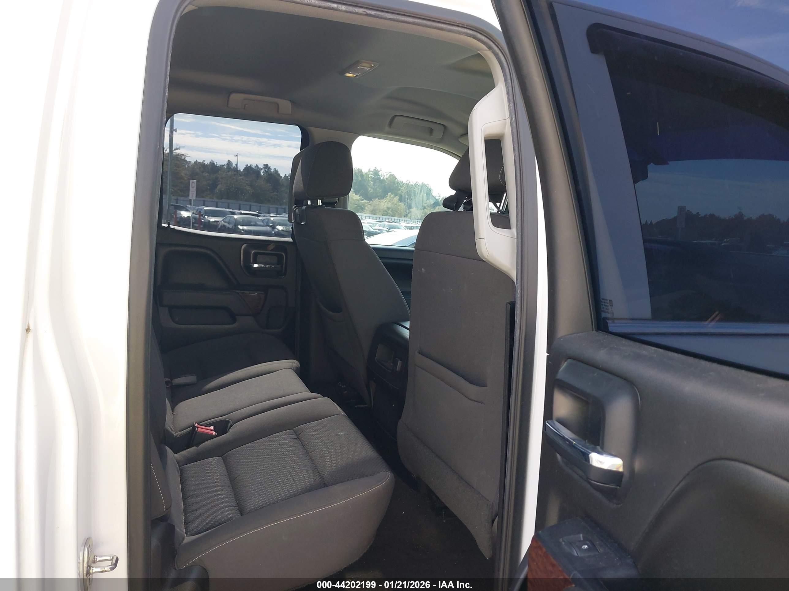 GMC SIERRA image 8