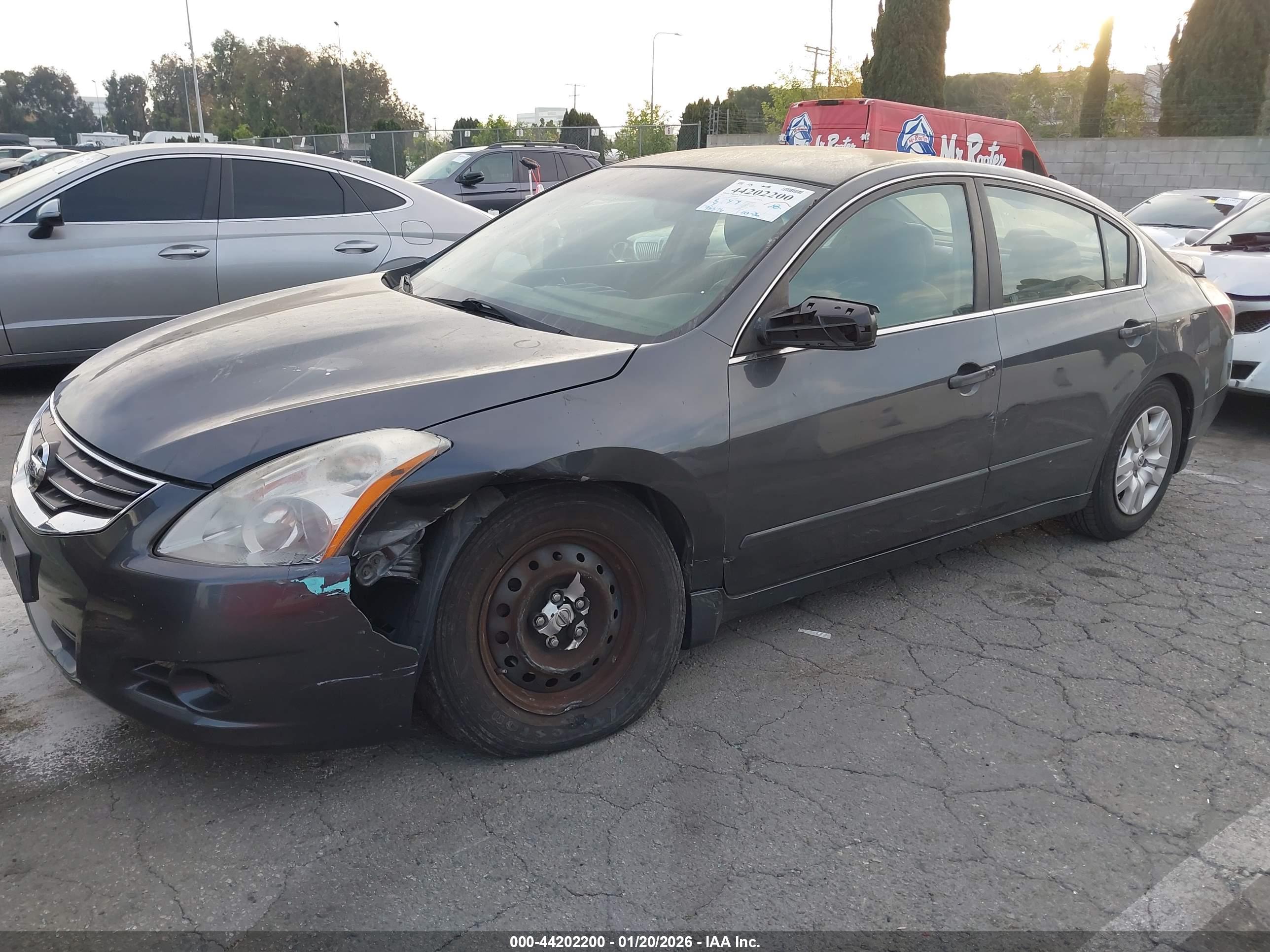 NISSAN ALTIMA image 2
