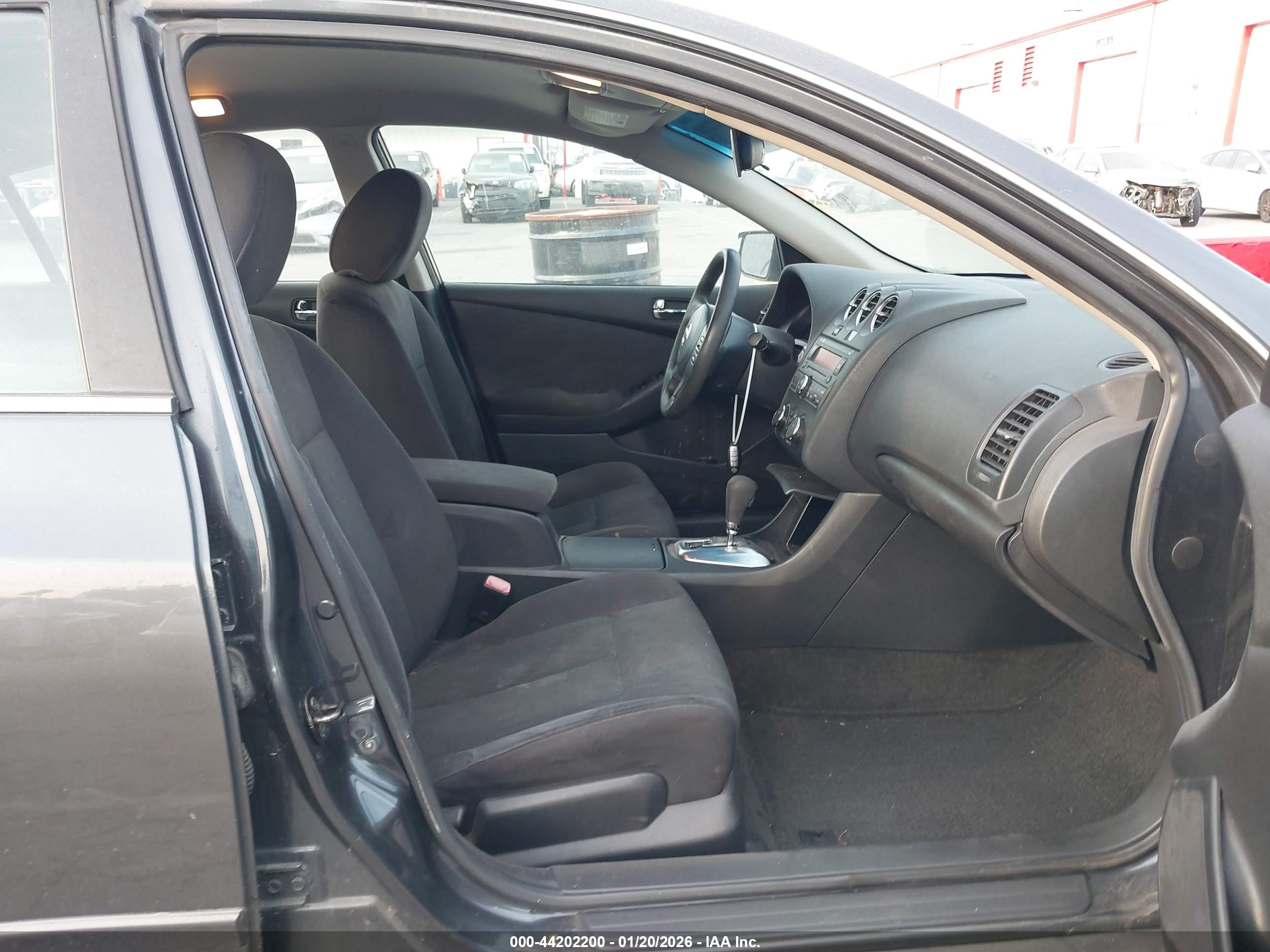 NISSAN ALTIMA image 5