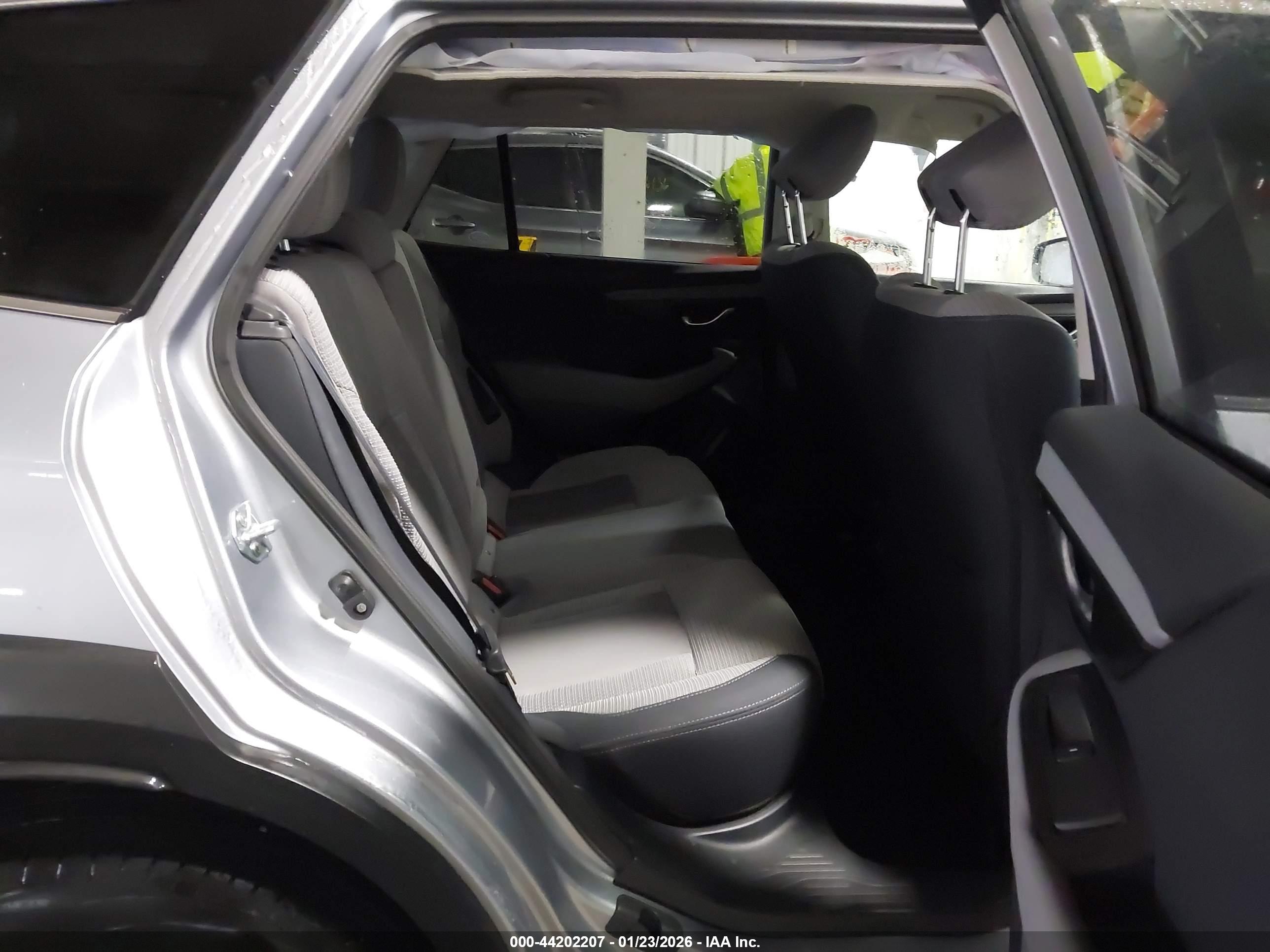 SUBARU OUTBACK image 8