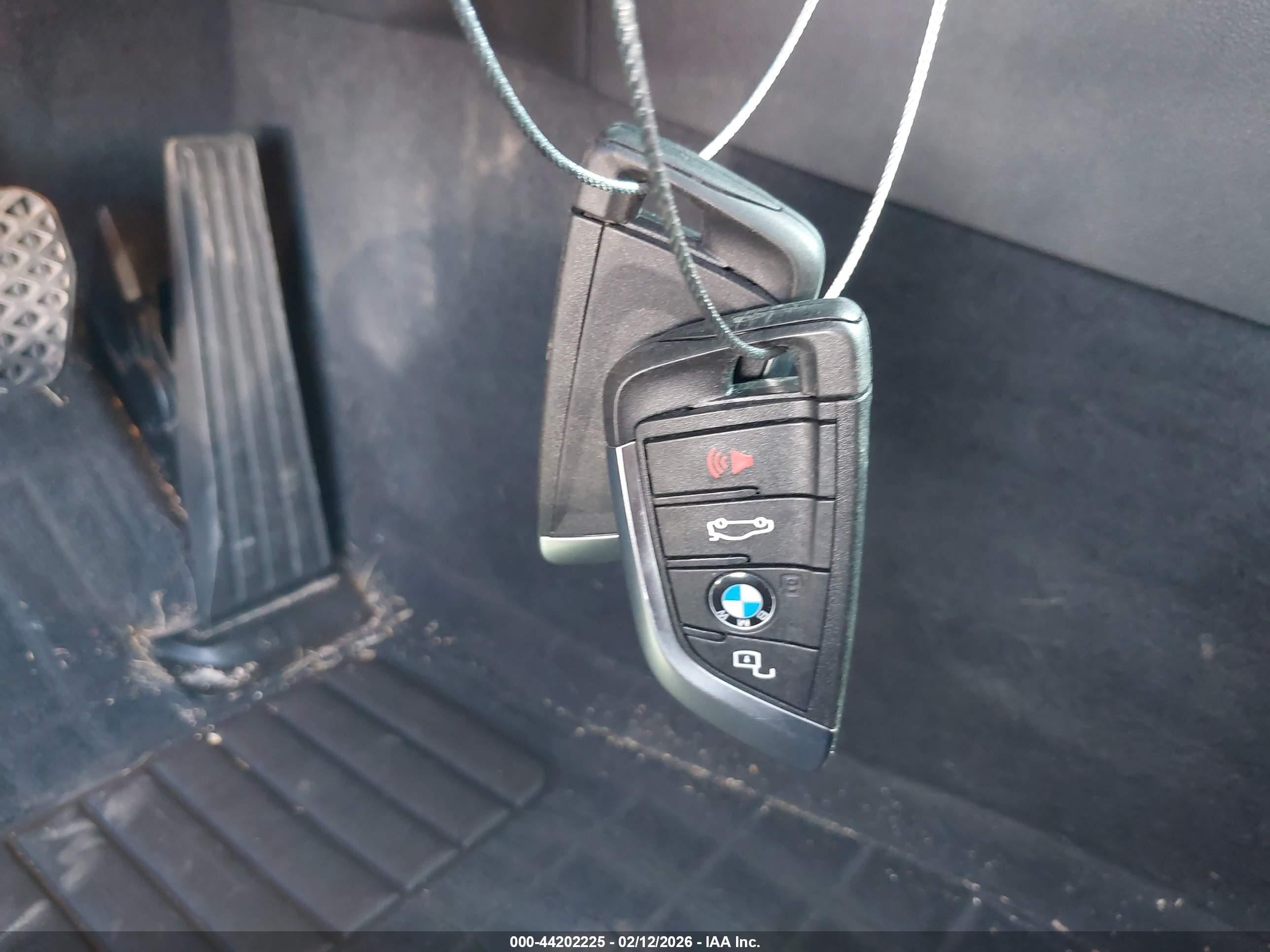 BMW I4 image 11