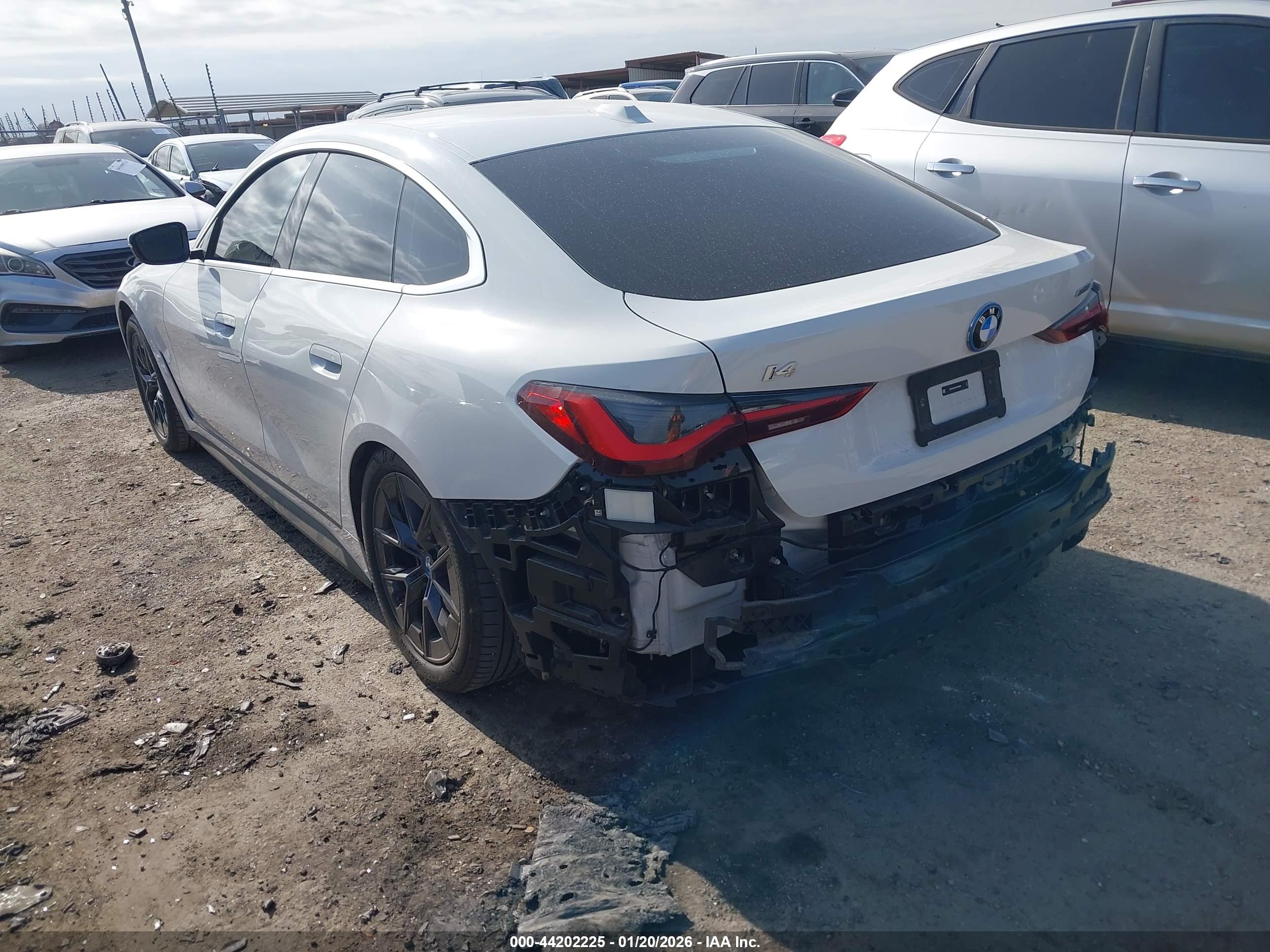 BMW I4 image 3