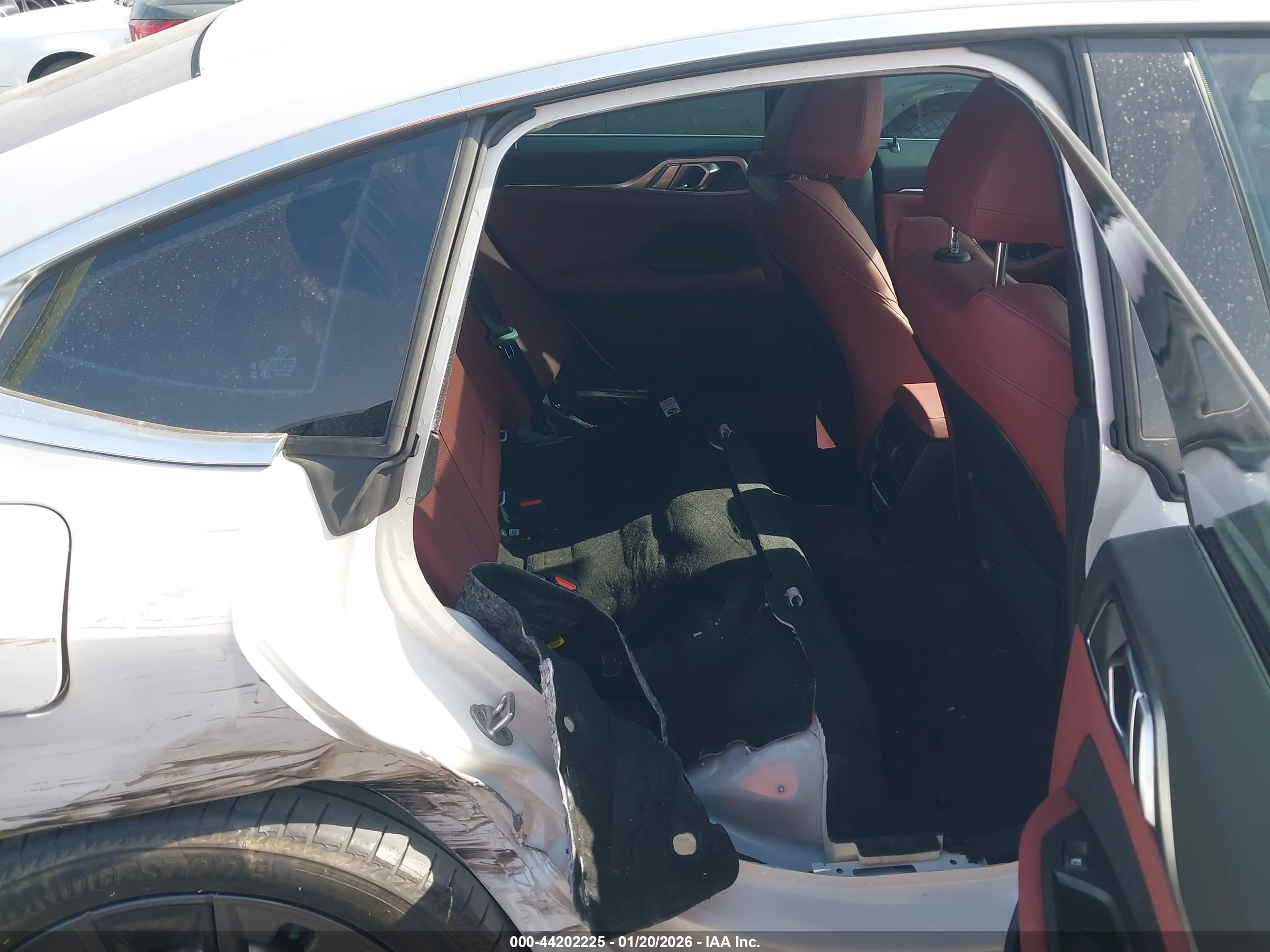 BMW I4 image 8