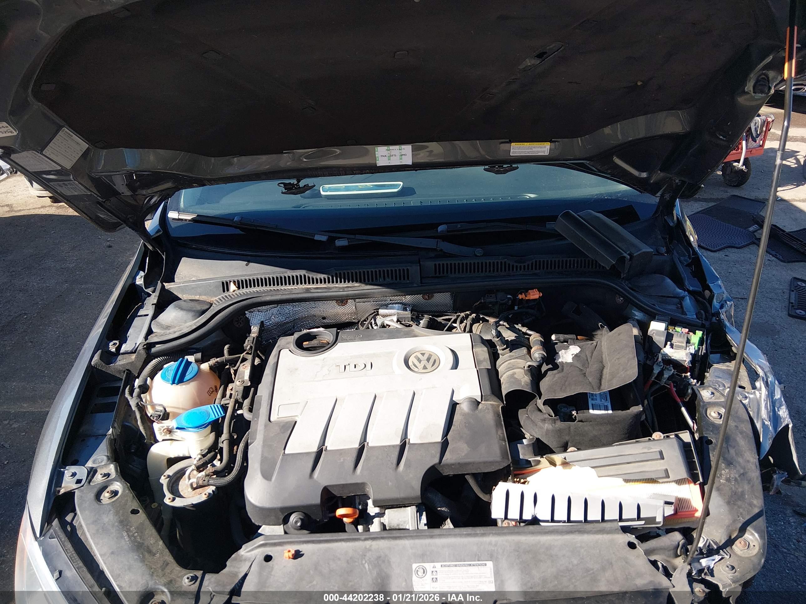 VOLKSWAGEN JETTA image 10