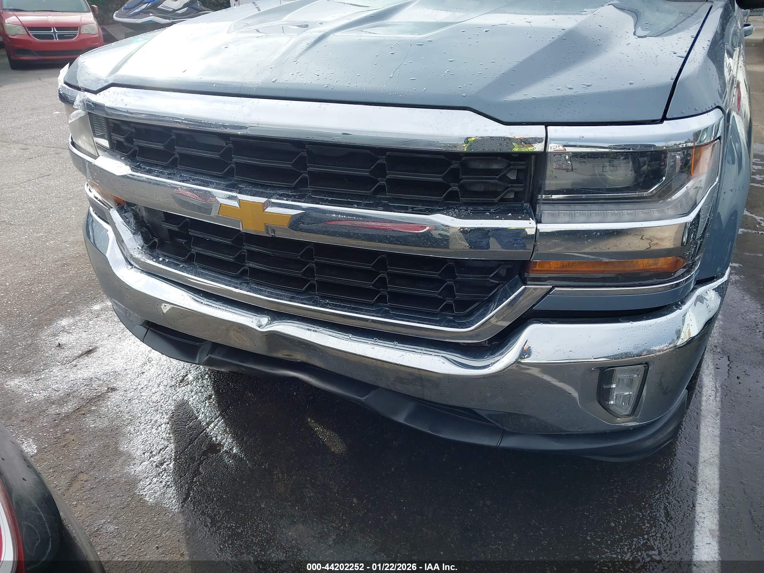 CHEVROLET SILVERADO image 6