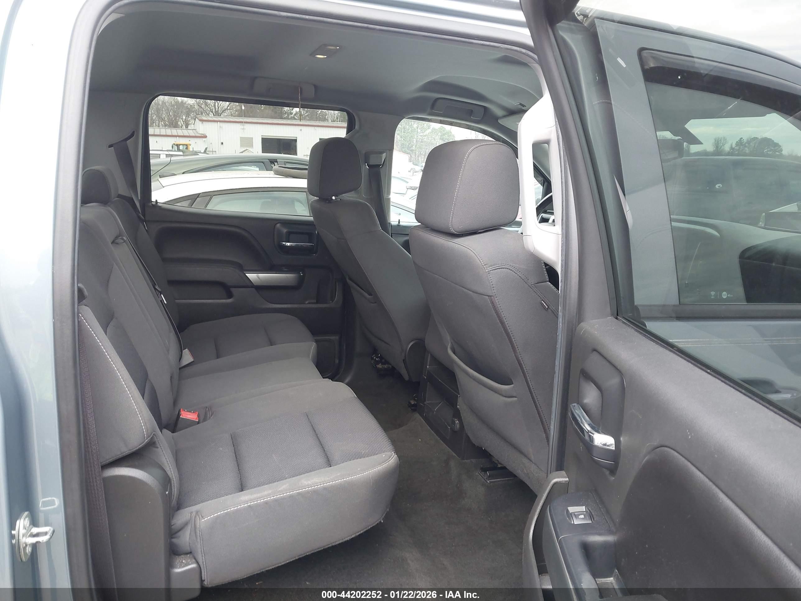 CHEVROLET SILVERADO image 8