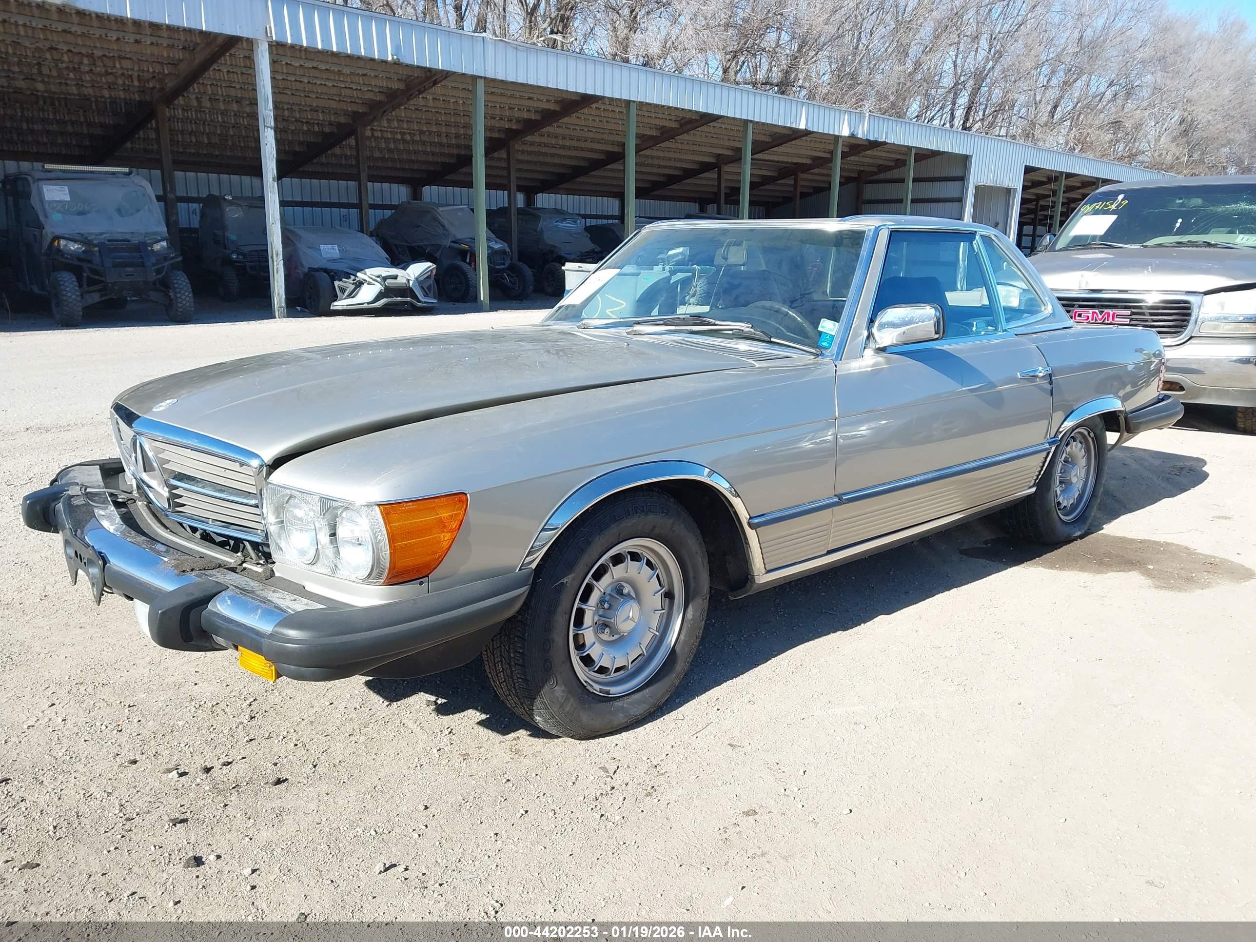 MERCEDES-BENZ 380 image 2