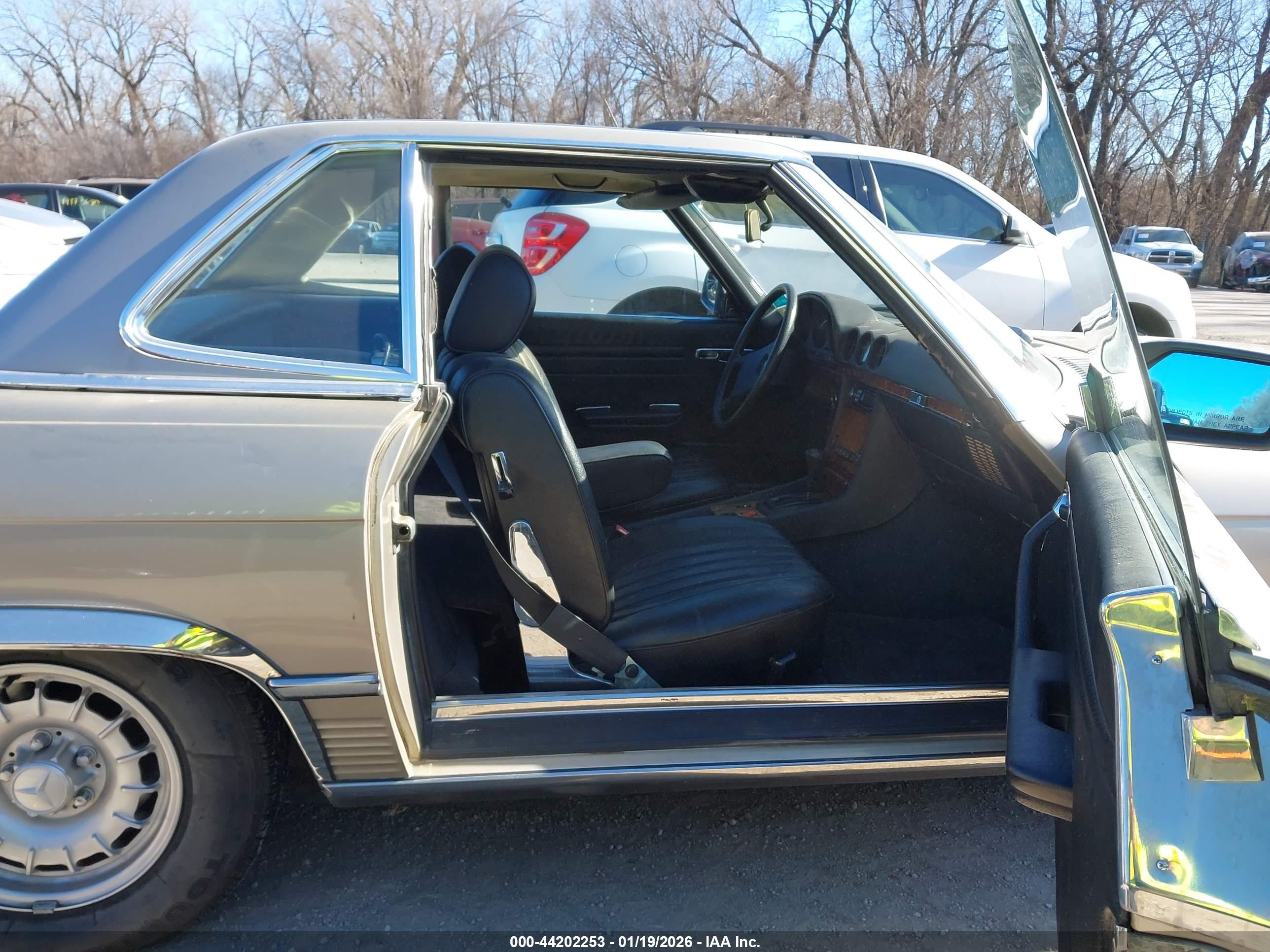 MERCEDES-BENZ 380 image 5