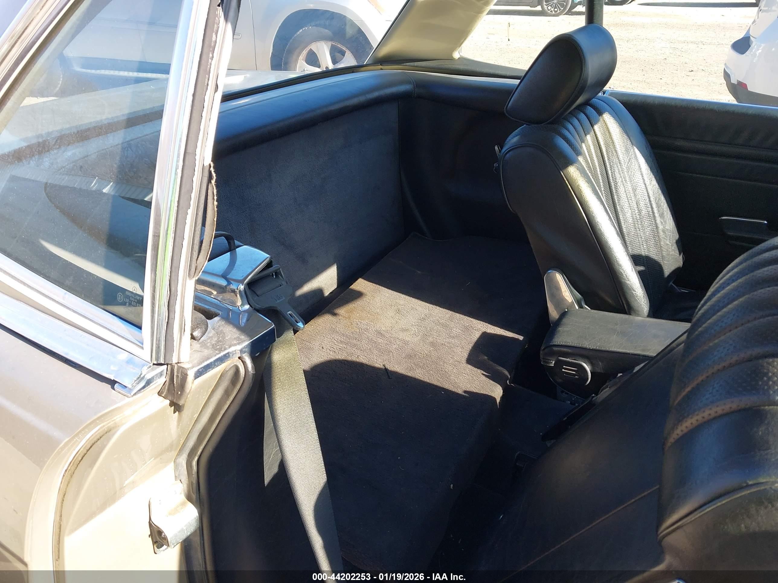 MERCEDES-BENZ 380 image 8
