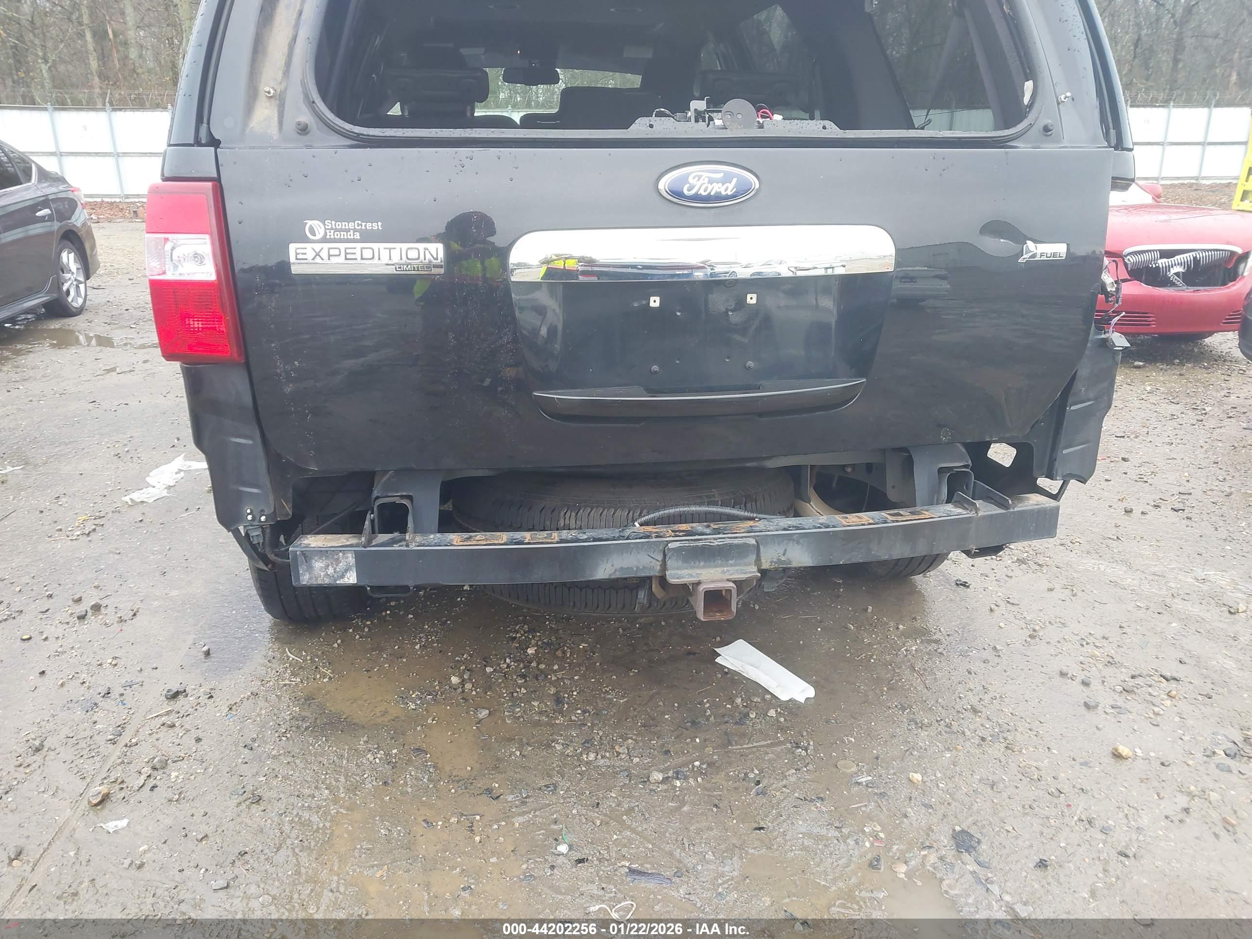 FORD EXPEDITION image 6