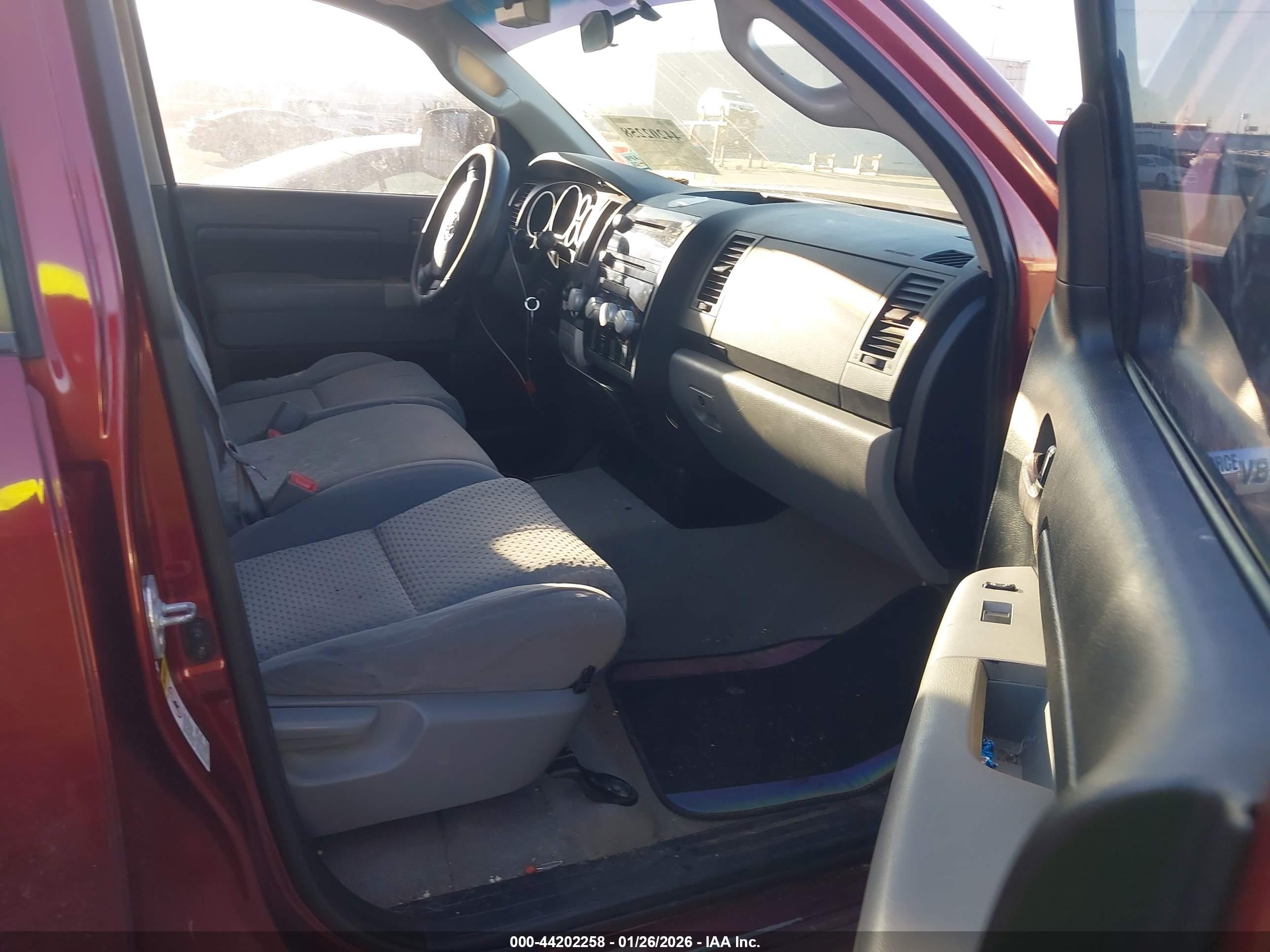 TOYOTA TUNDRA image 5