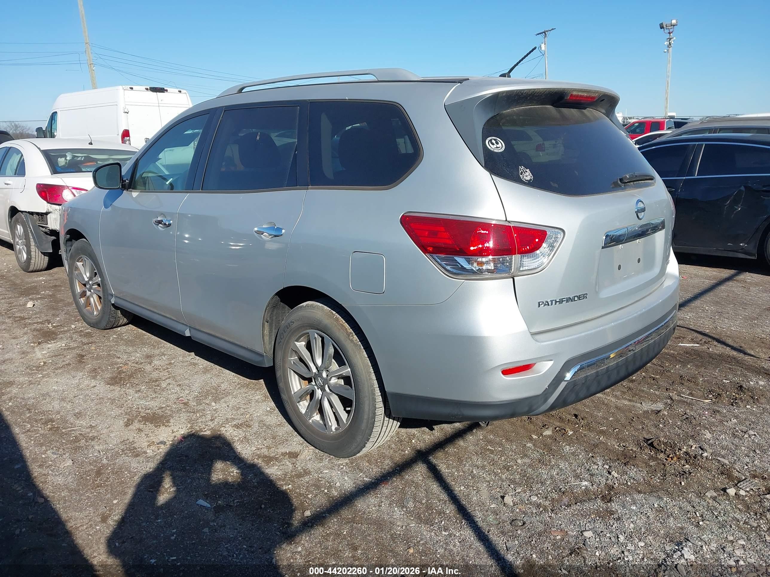 NISSAN PATHFINDER image 3