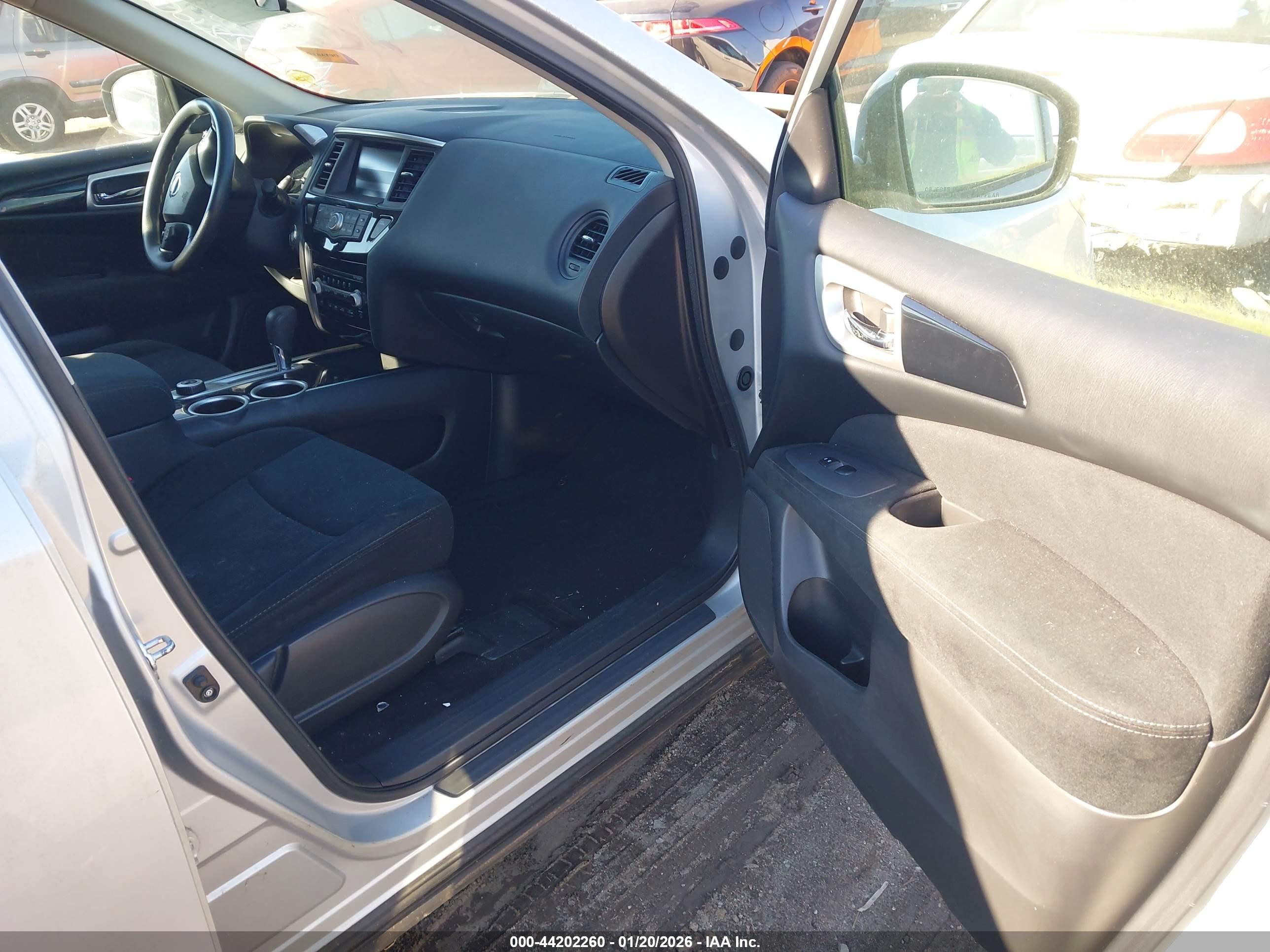 NISSAN PATHFINDER image 5