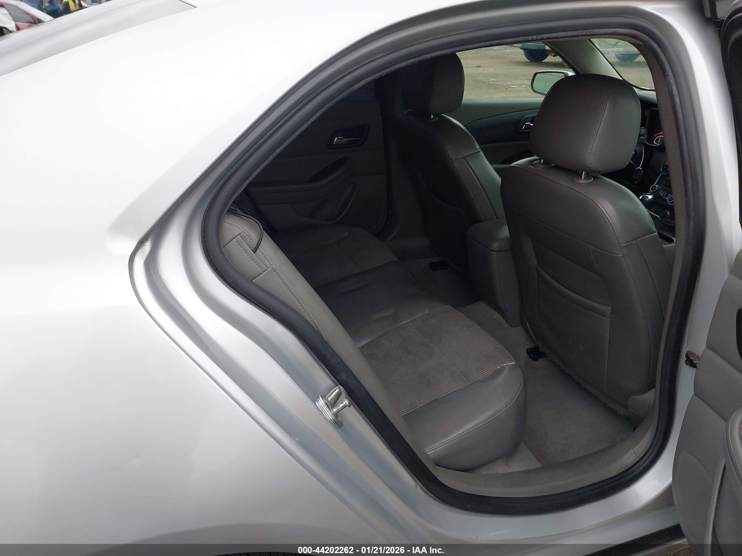 CHEVROLET MALIBU image 8