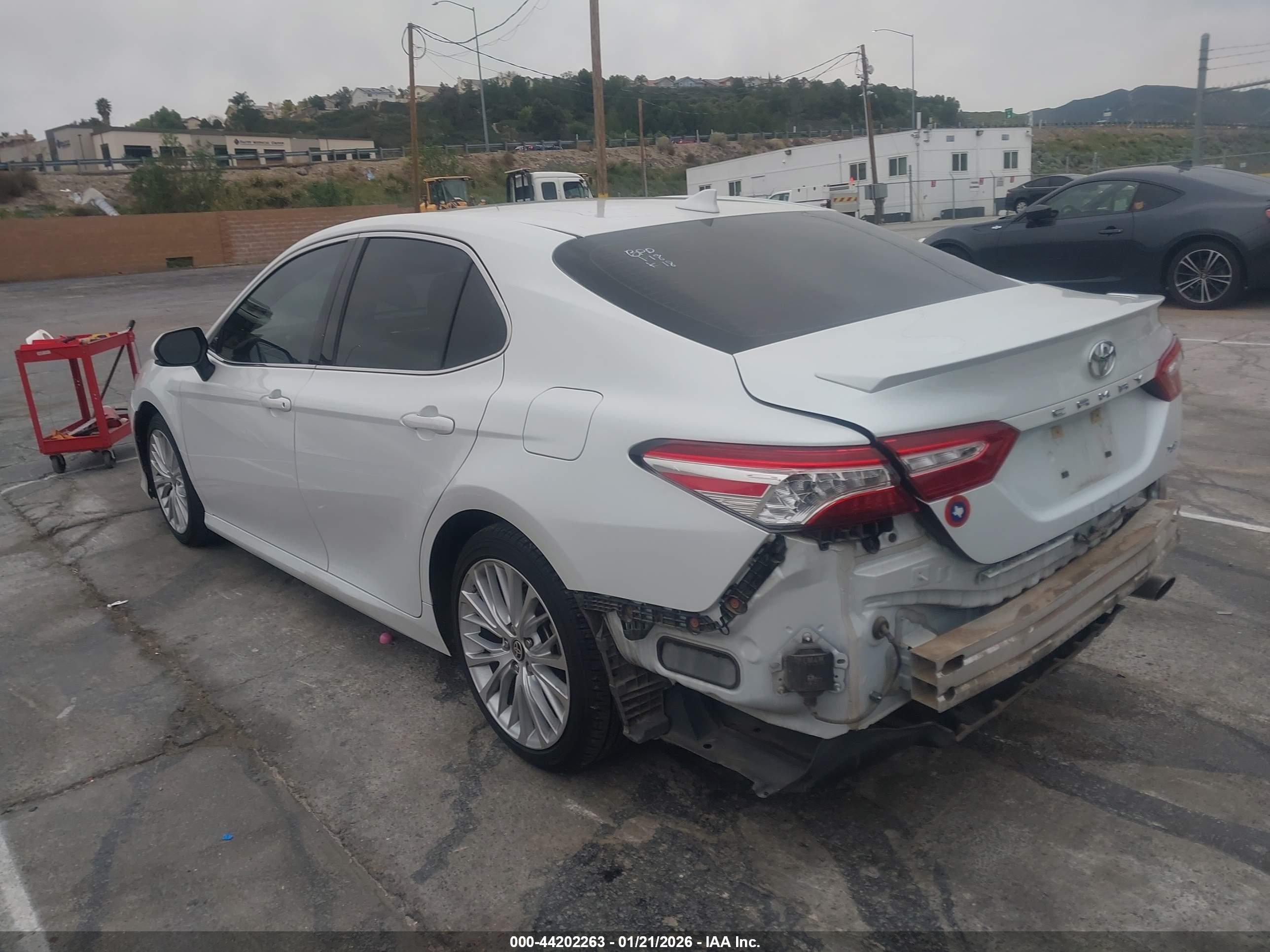 TOYOTA CAMRY image 3