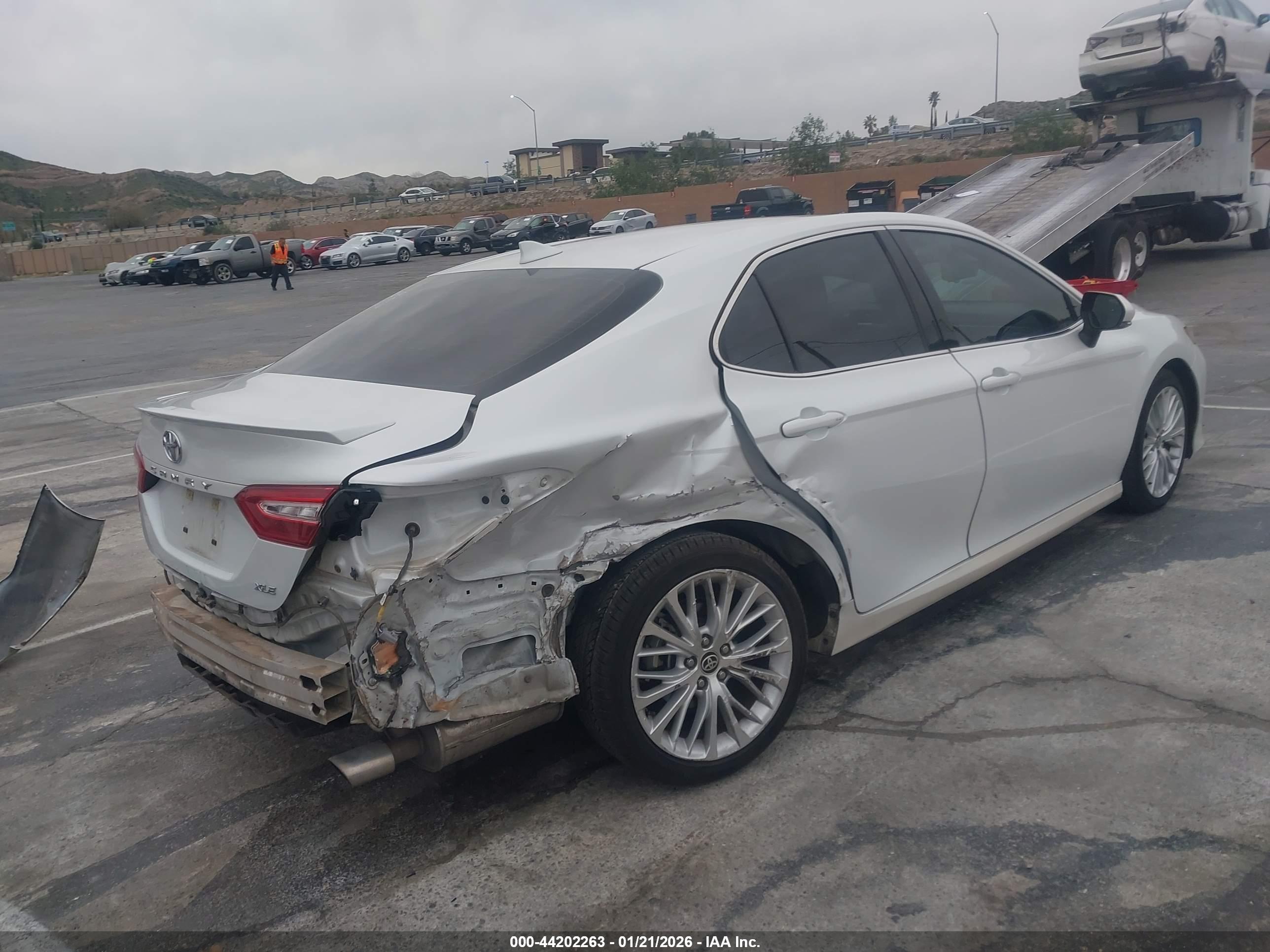 TOYOTA CAMRY image 4