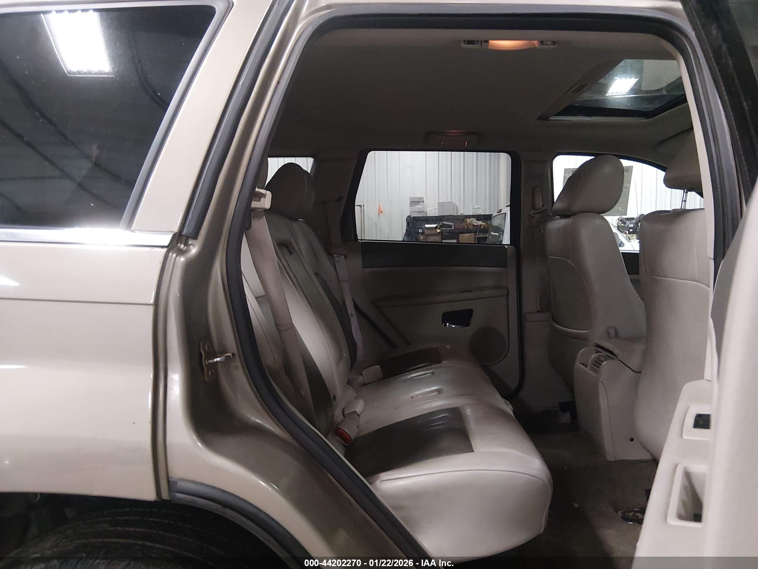 JEEP GRAND image 8