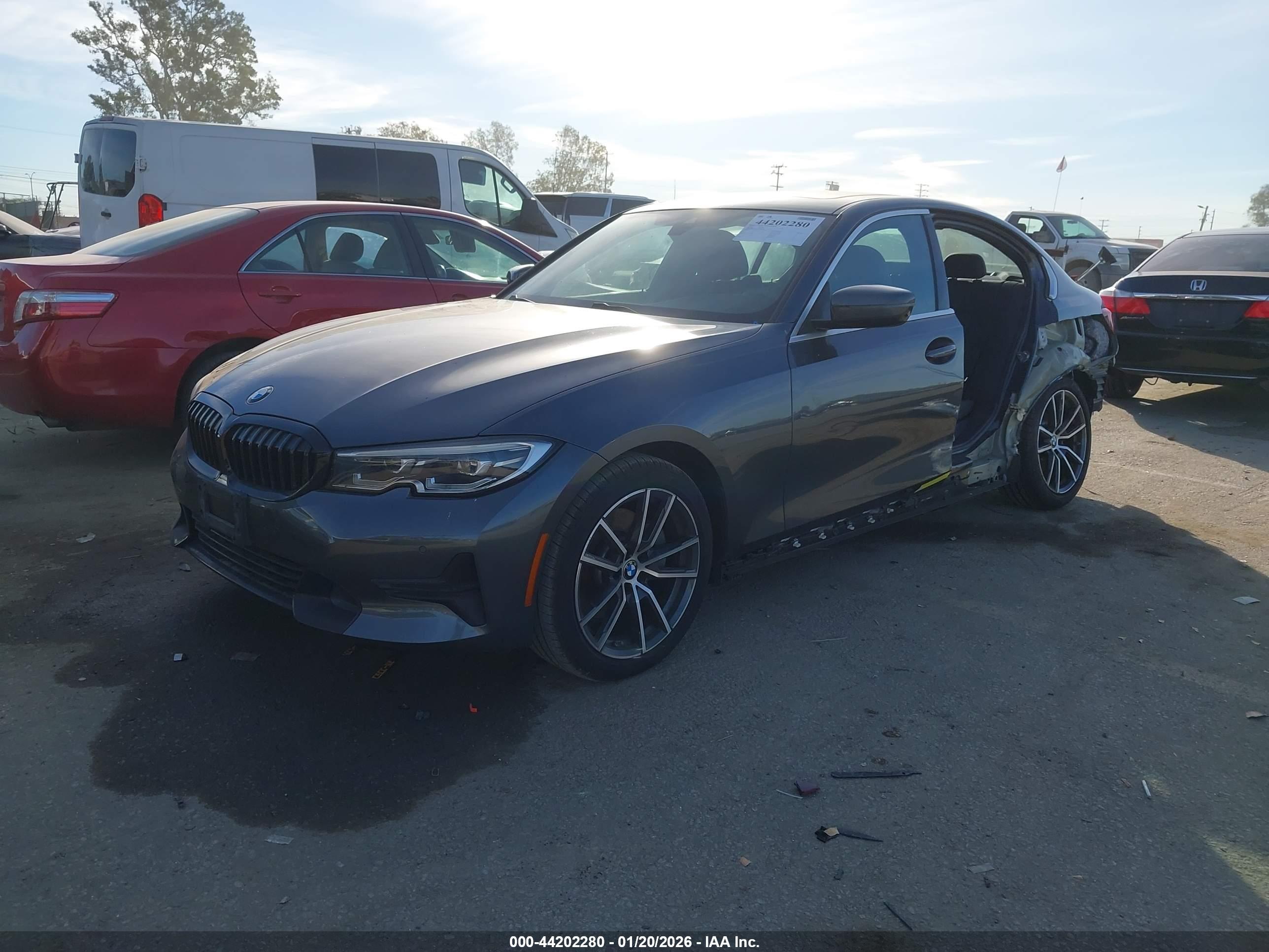 BMW 330I image 2