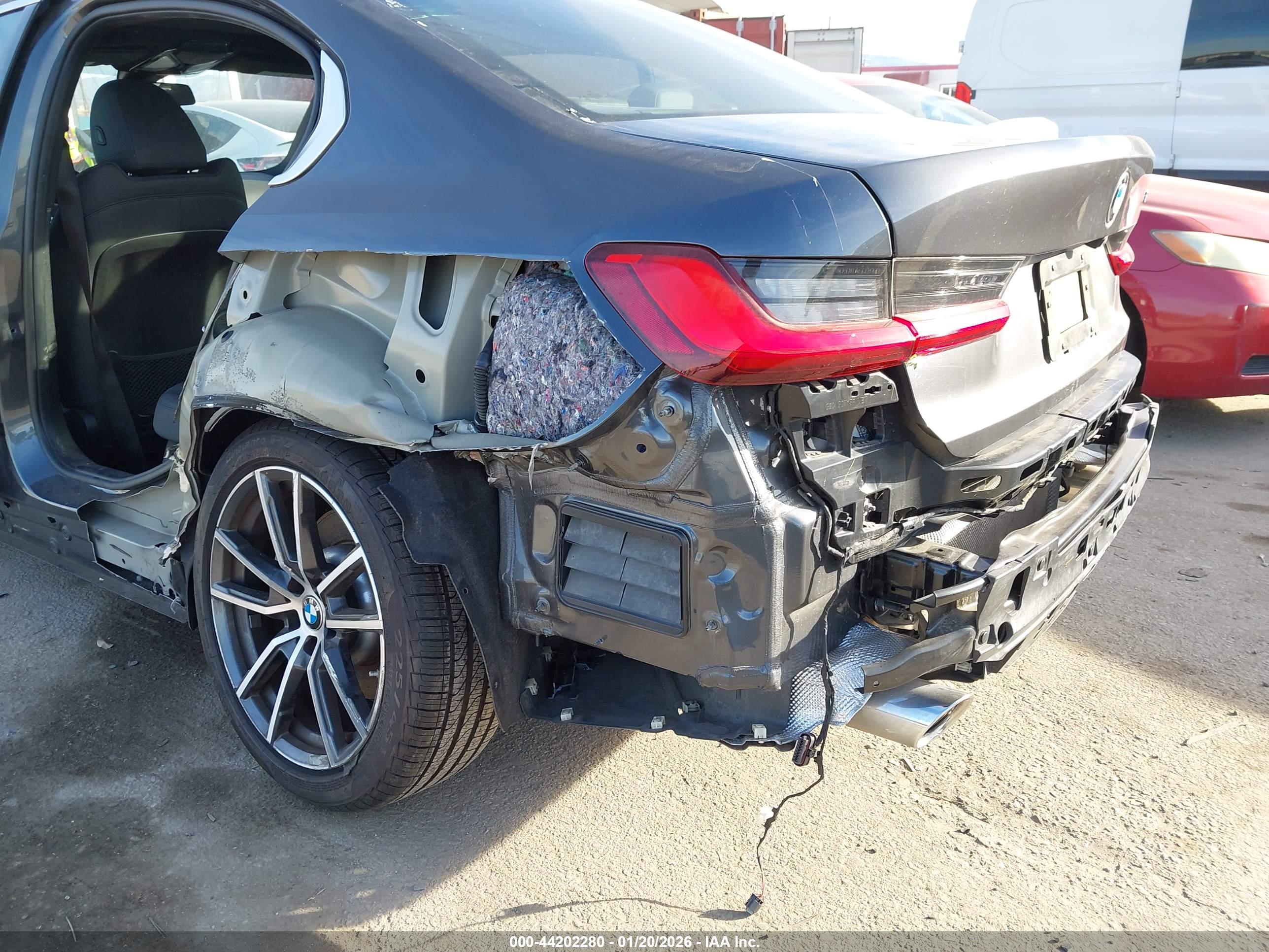 BMW 330I image 6