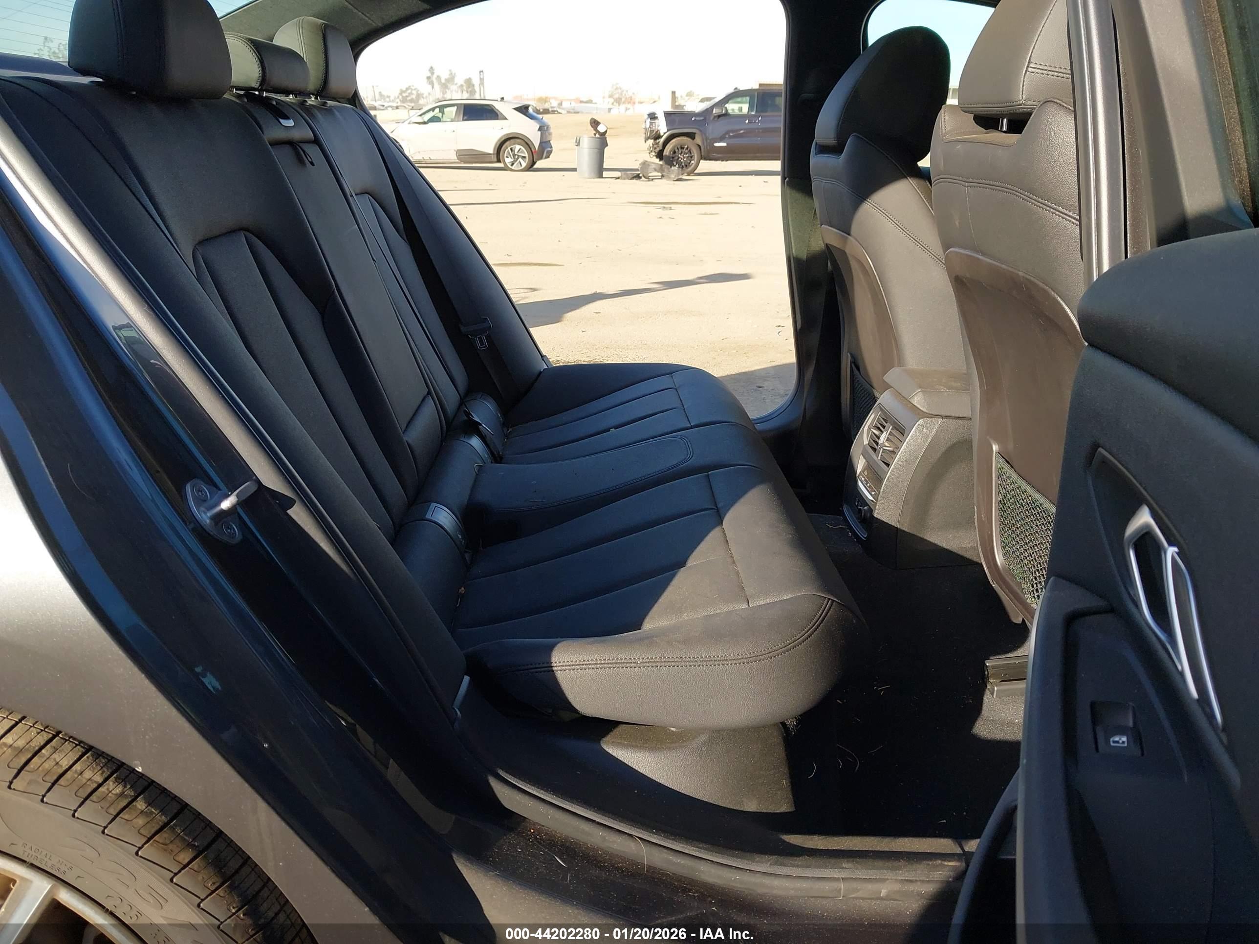 BMW 330I image 8