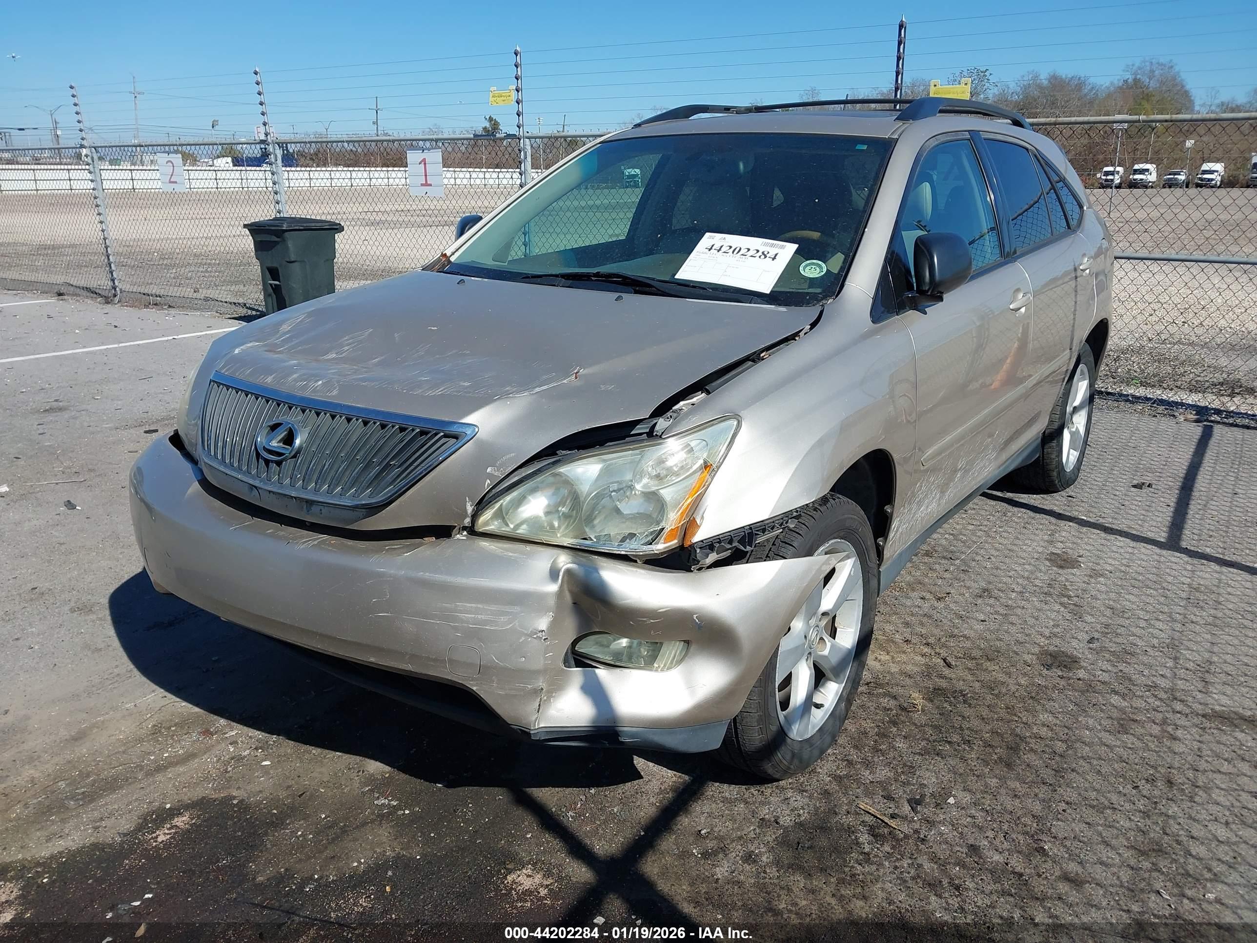LEXUS RX image 2