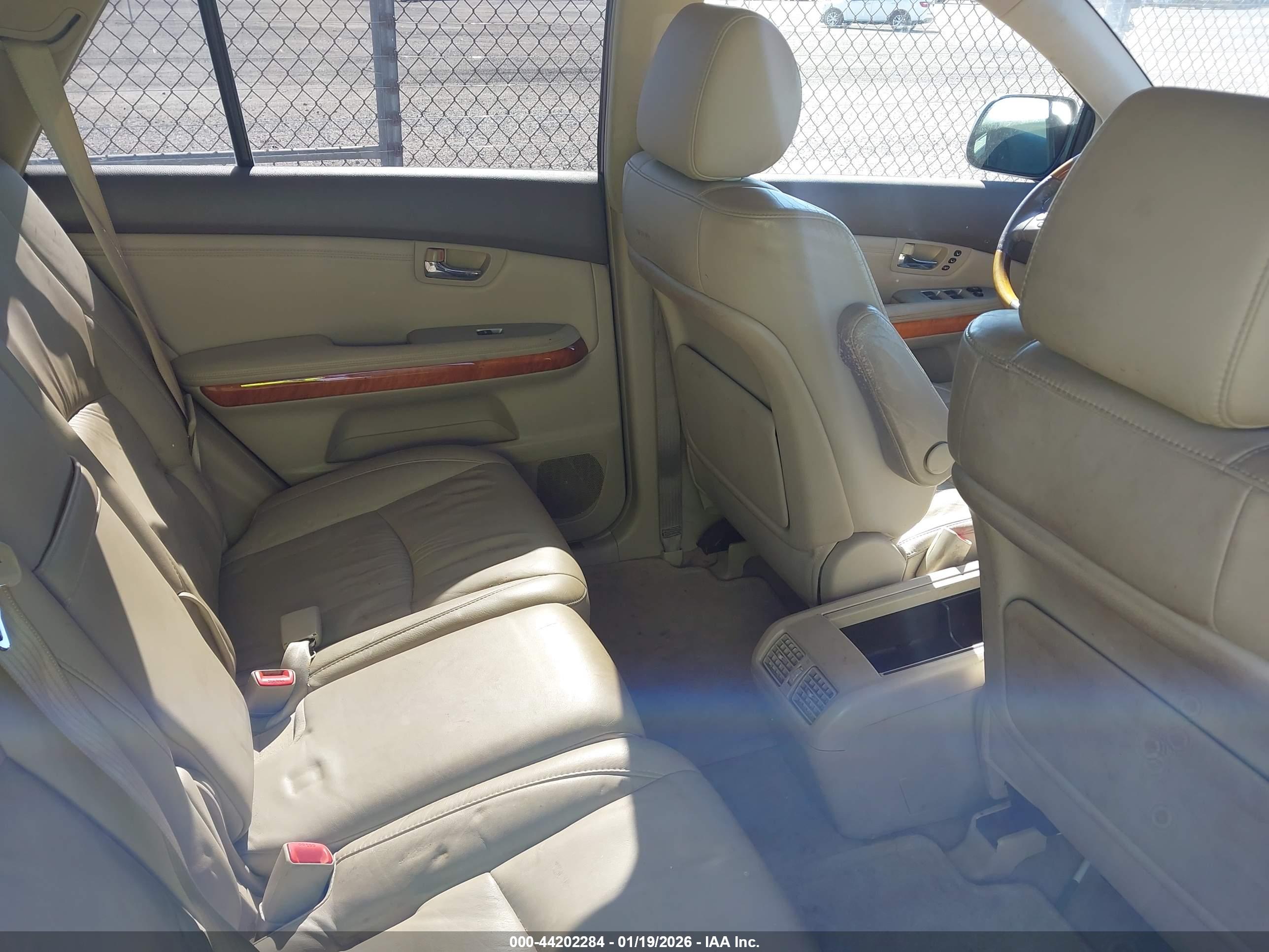 LEXUS RX image 8
