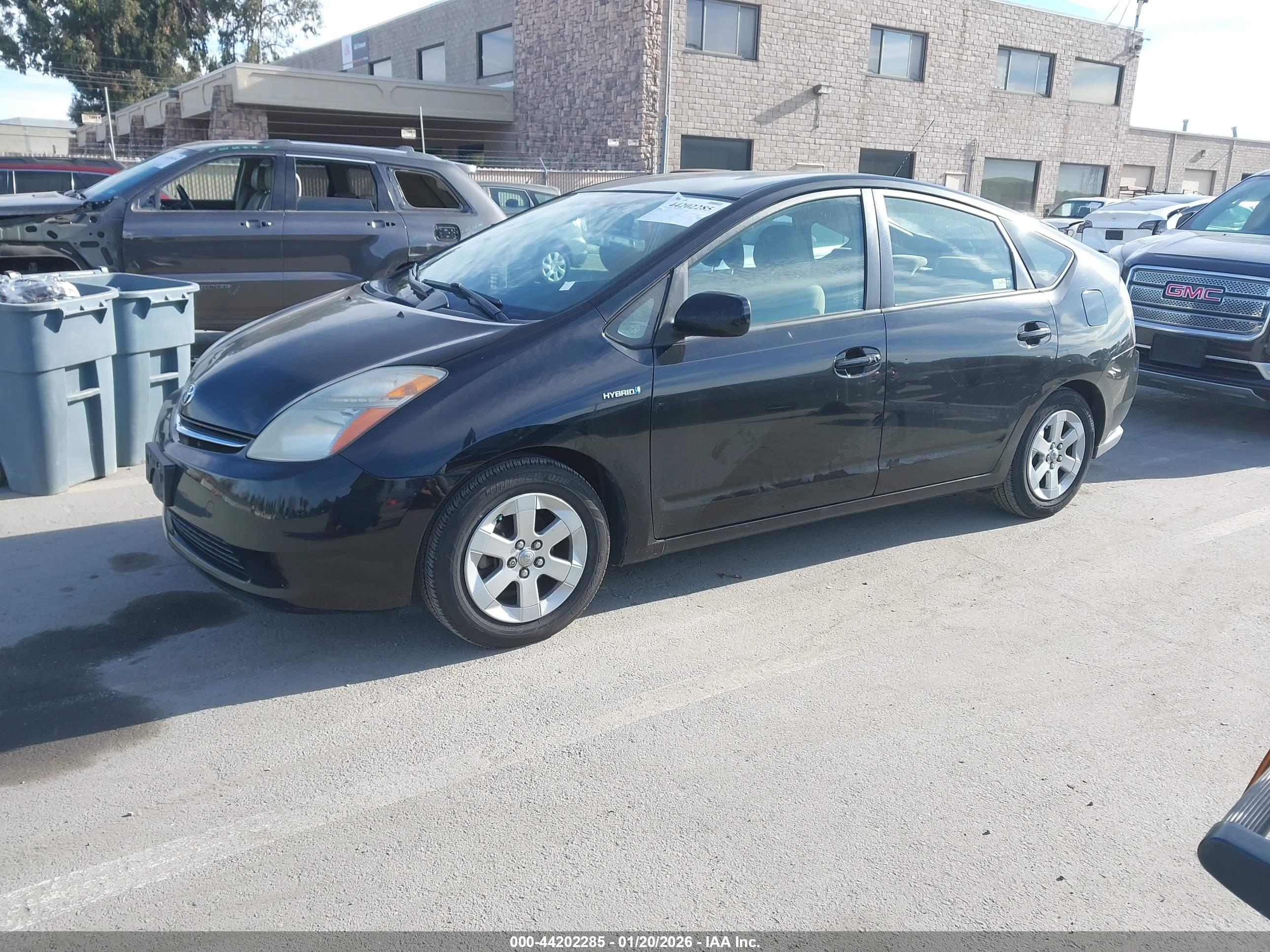 TOYOTA PRIUS image 2