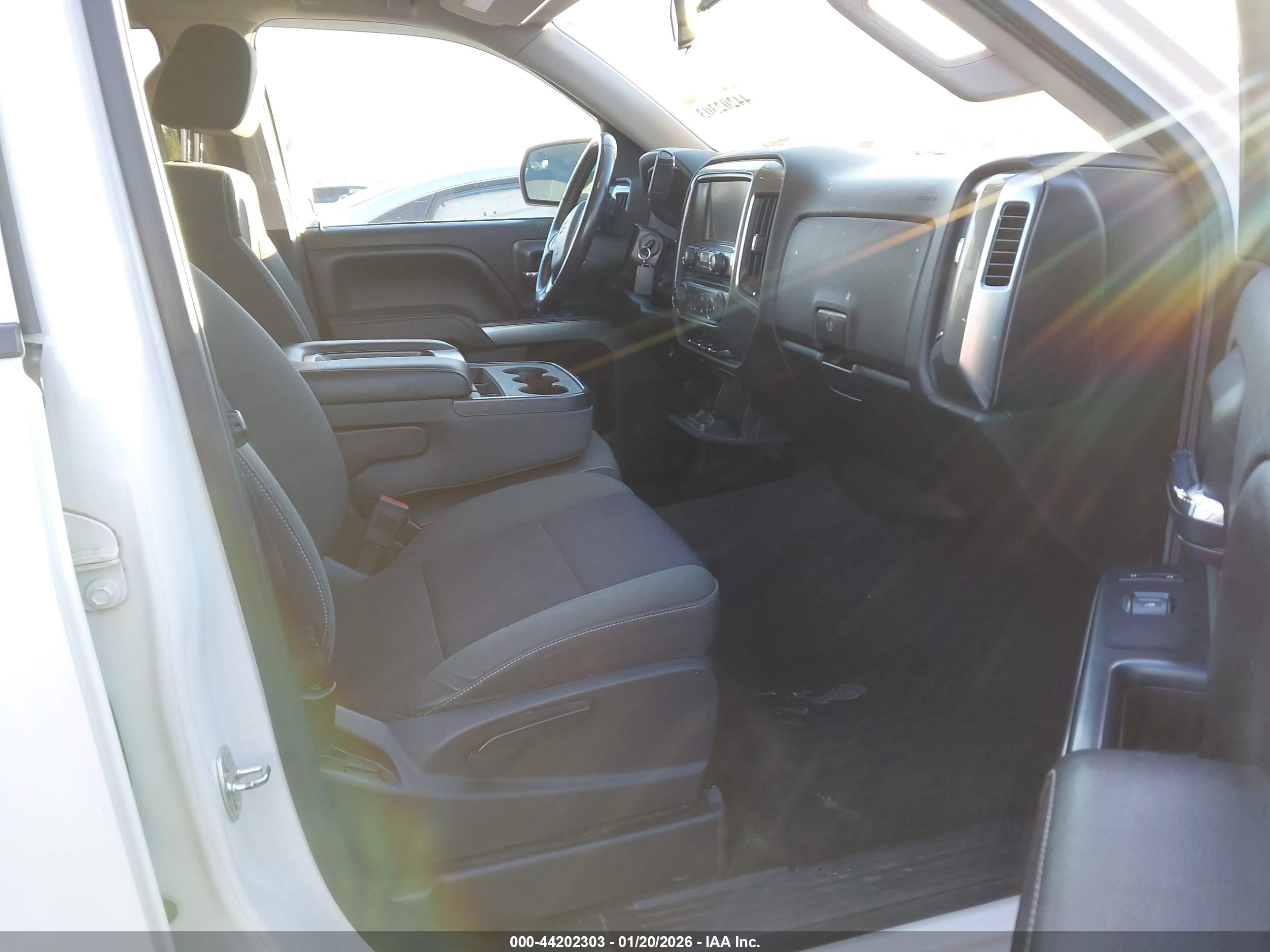 CHEVROLET SILVERADO image 5
