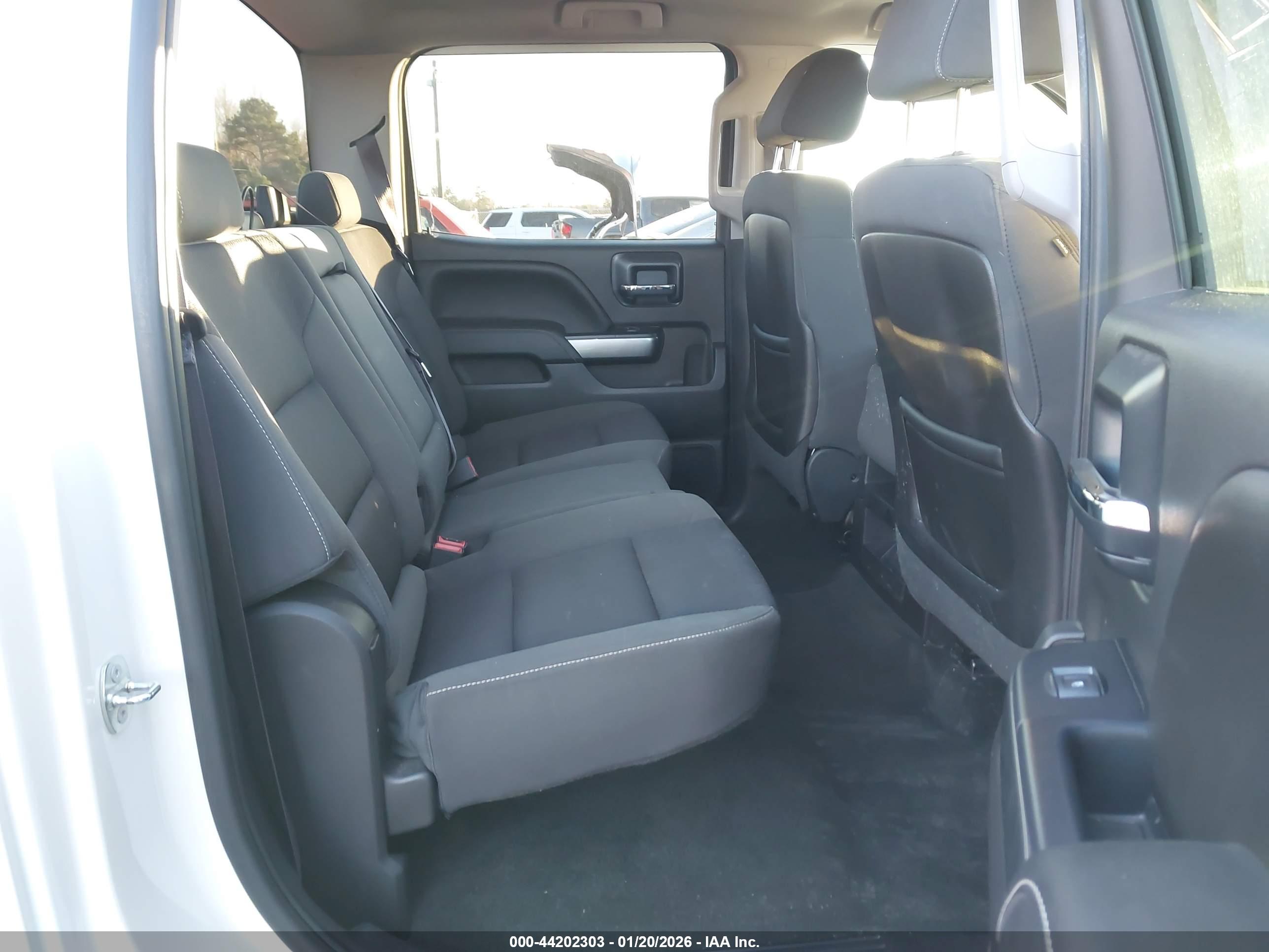 CHEVROLET SILVERADO image 8