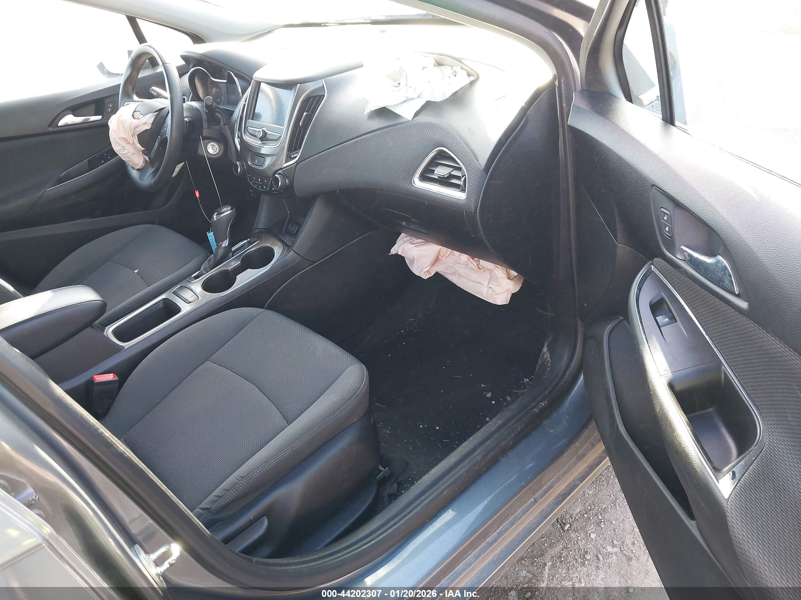 CHEVROLET CRUZE image 5