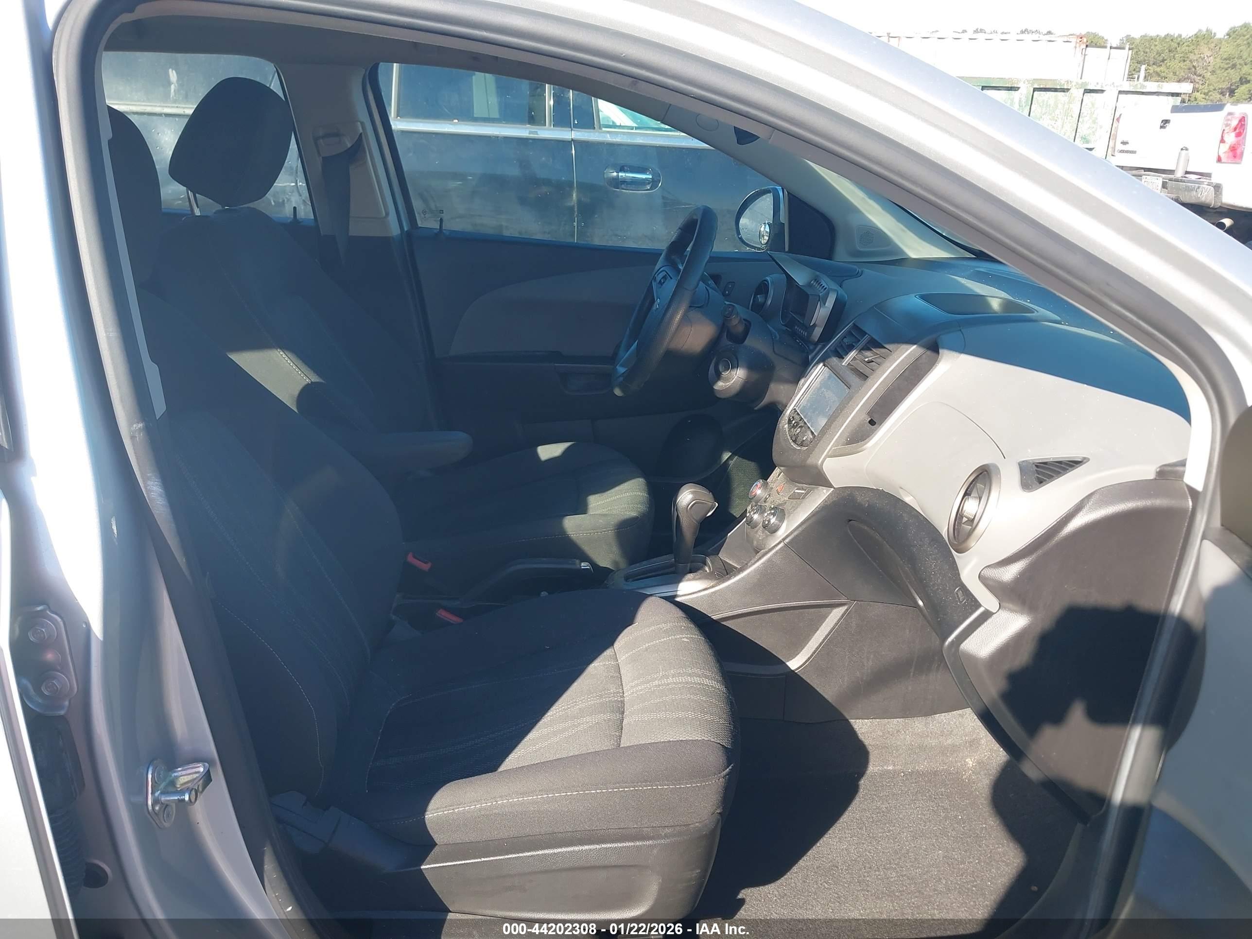 CHEVROLET SONIC image 5