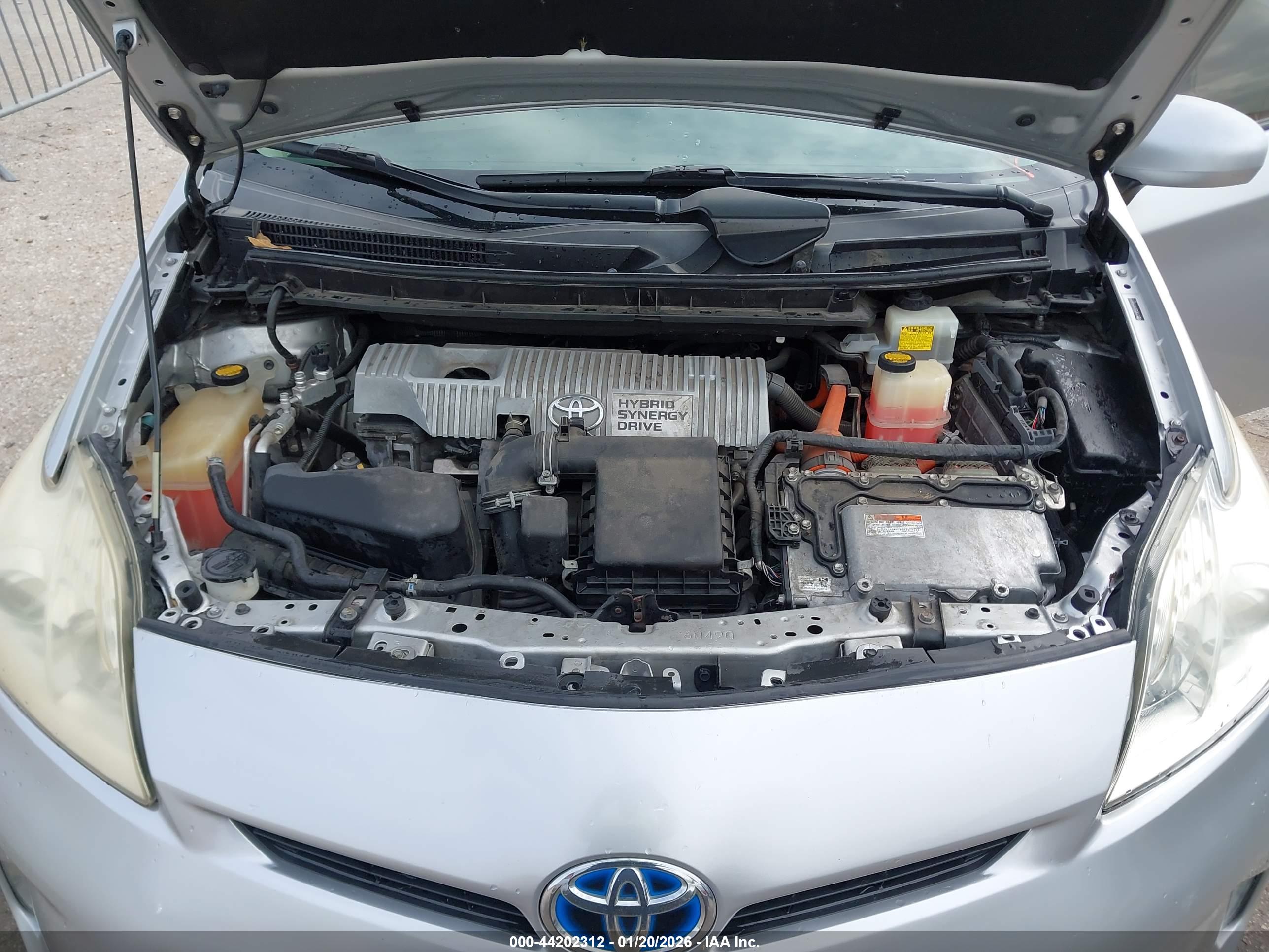 TOYOTA PRIUS image 10