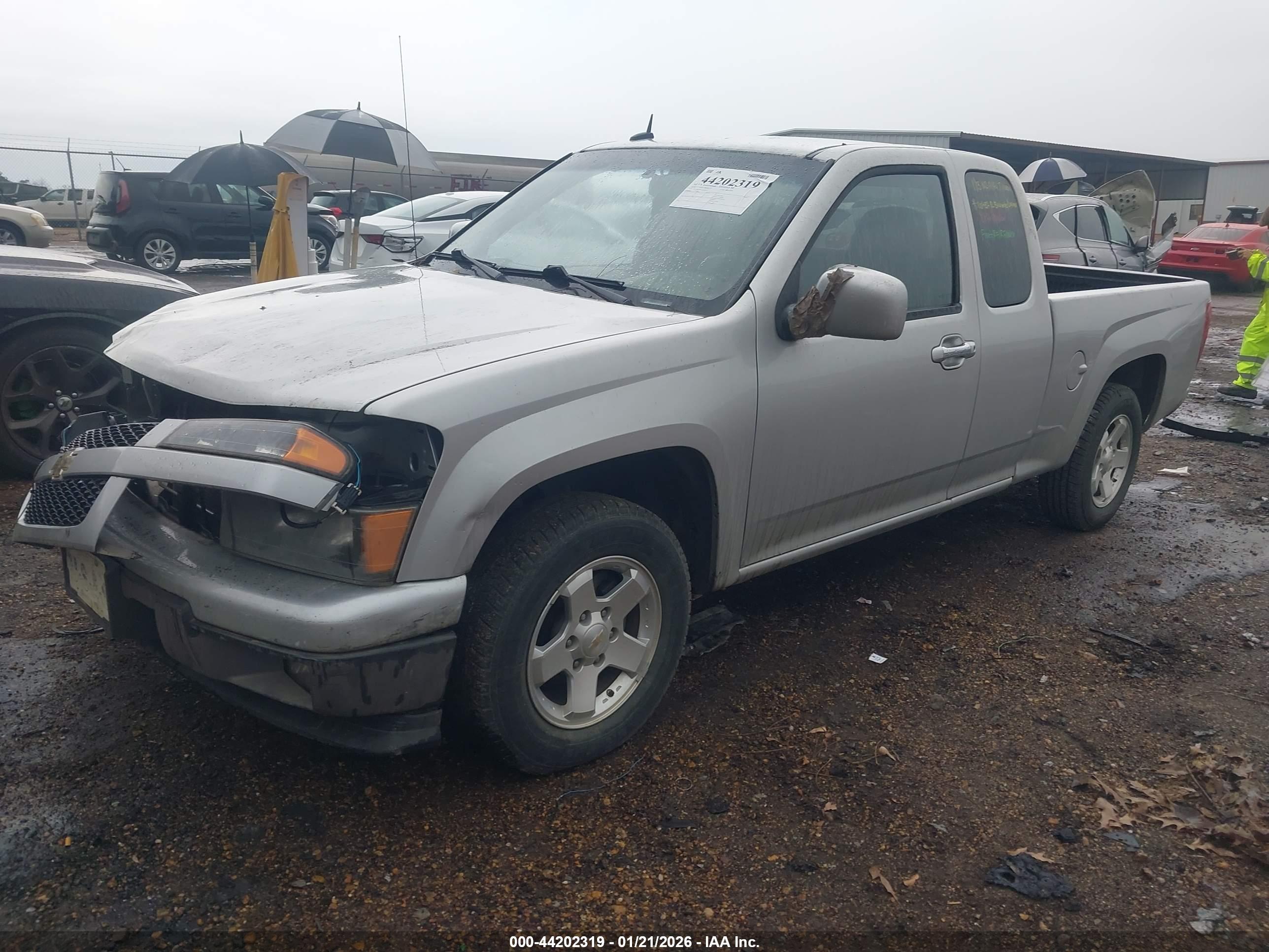 CHEVROLET COLORADO image 2