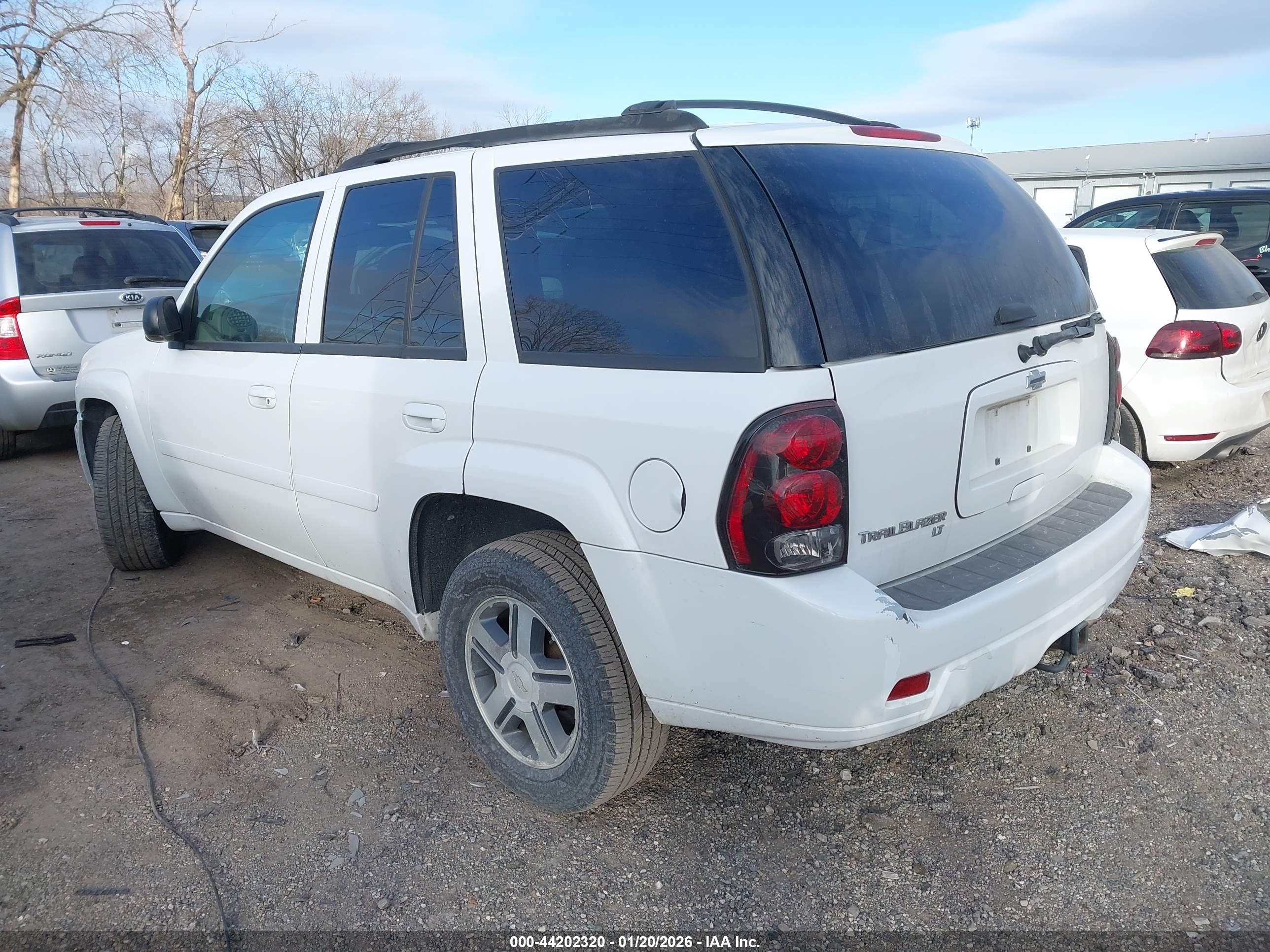 CHEVROLET TRAILBLAZER image 3
