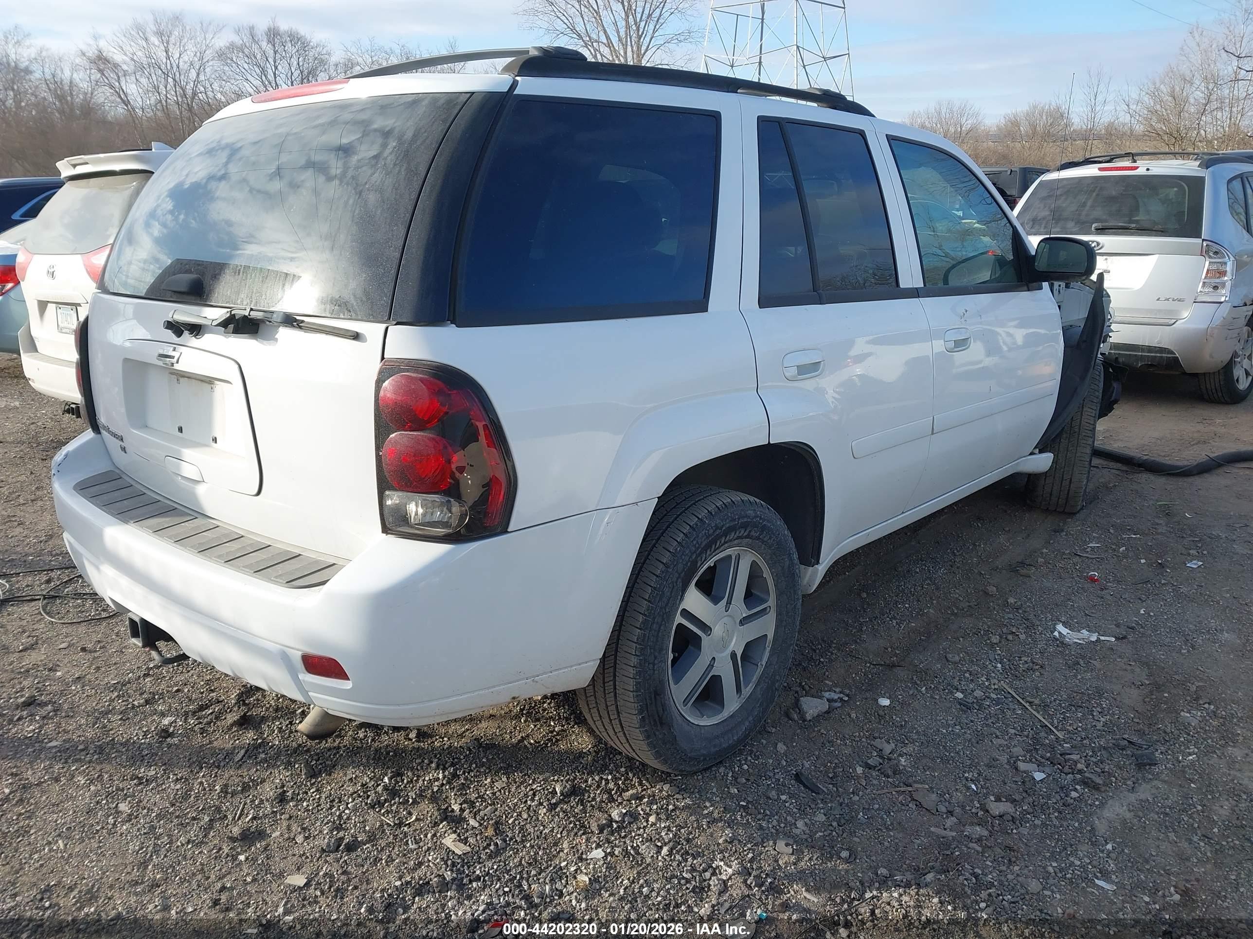 CHEVROLET TRAILBLAZER image 4