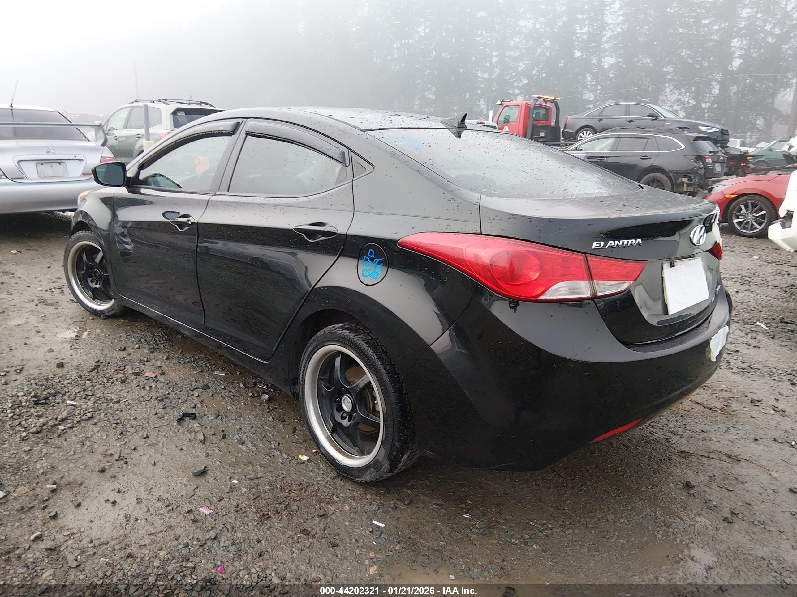 HYUNDAI ELANTRA image 3